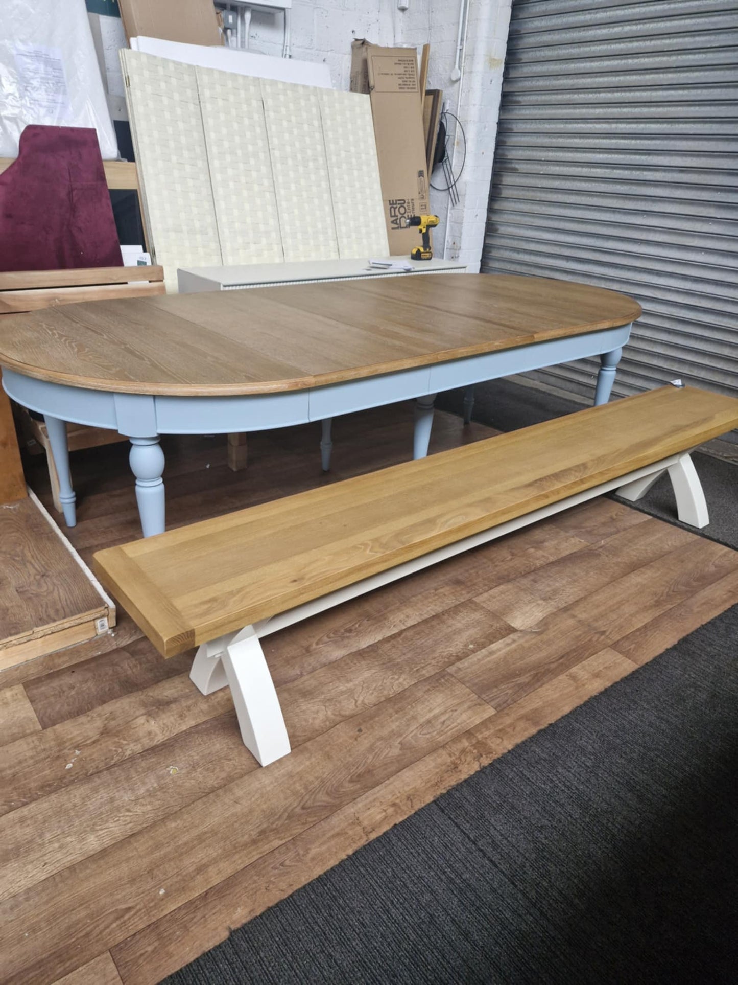 Extending Dining Table Round 4 seter to 12 seater Oval / Wood and Light Blue