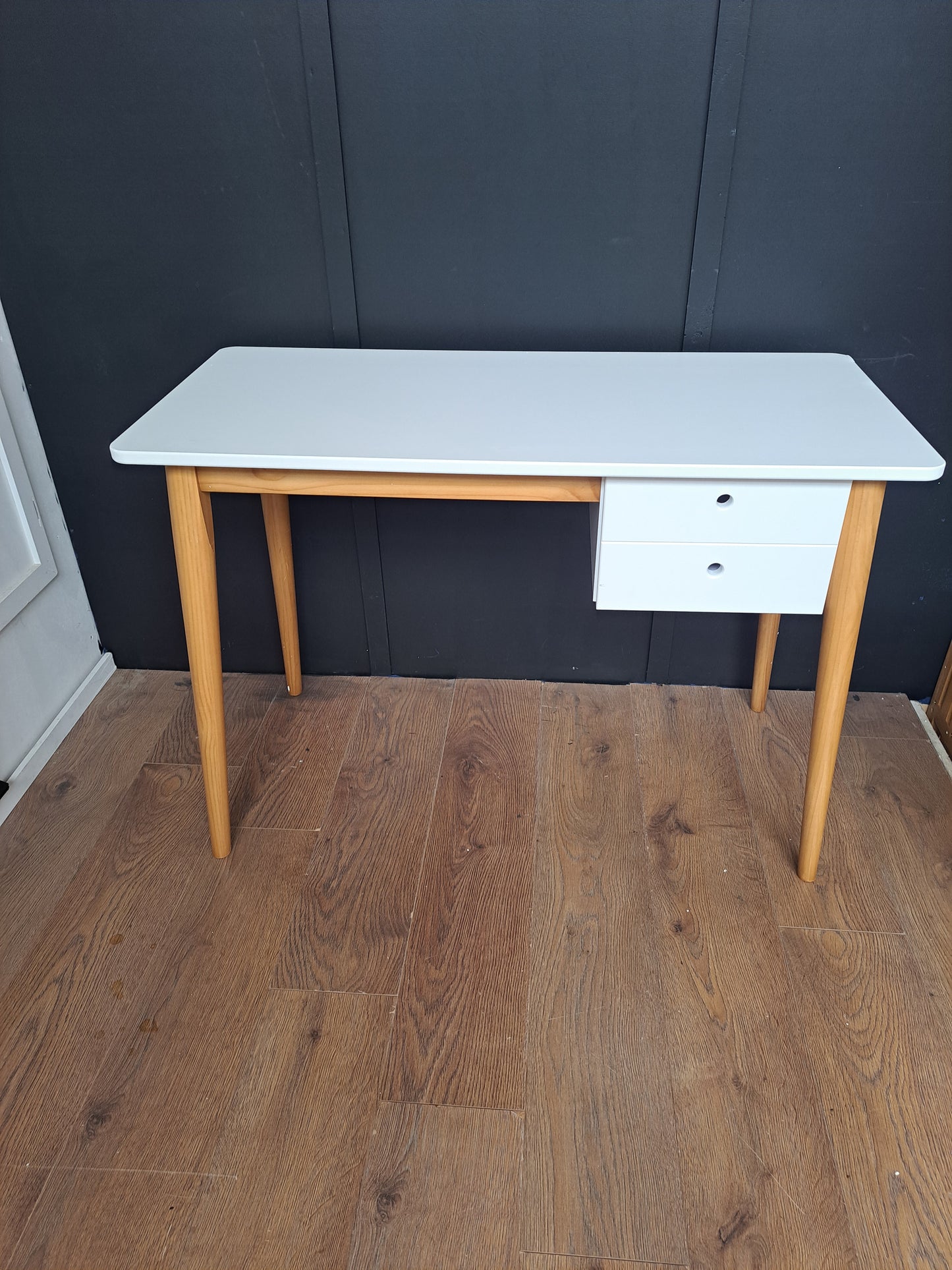 Child Desk | White and Wood