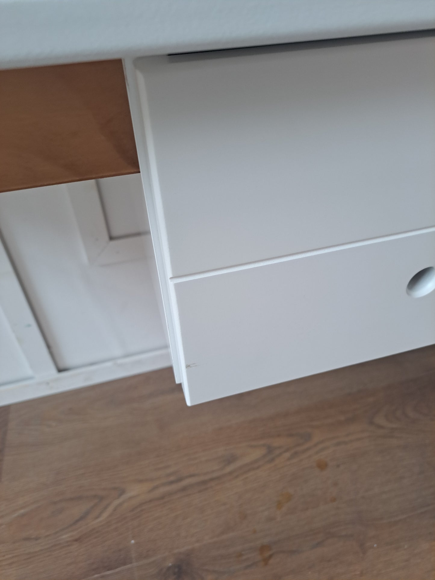 Child Desk | White and Wood