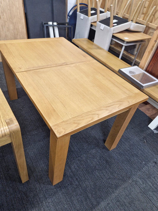 Solid Oak Extending Dining Table / 6-8 Seater