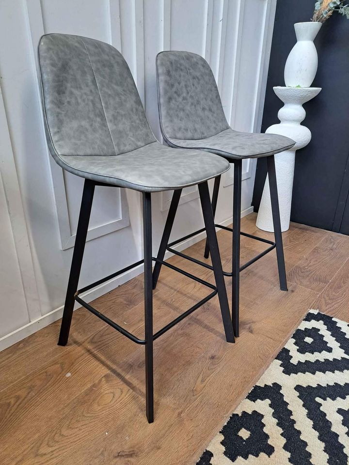 Bar Stools Set of 2  ¦ Grey Faux Leather and Black Metal