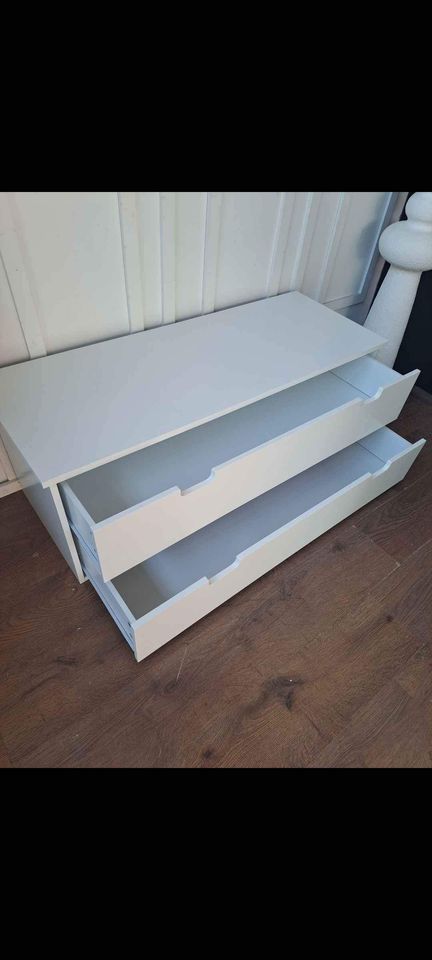 Low chest of drawers / Kids room toy storage bench