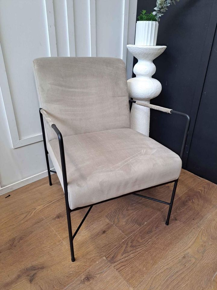 Armchair Grey Velvet and Black Metal Frame