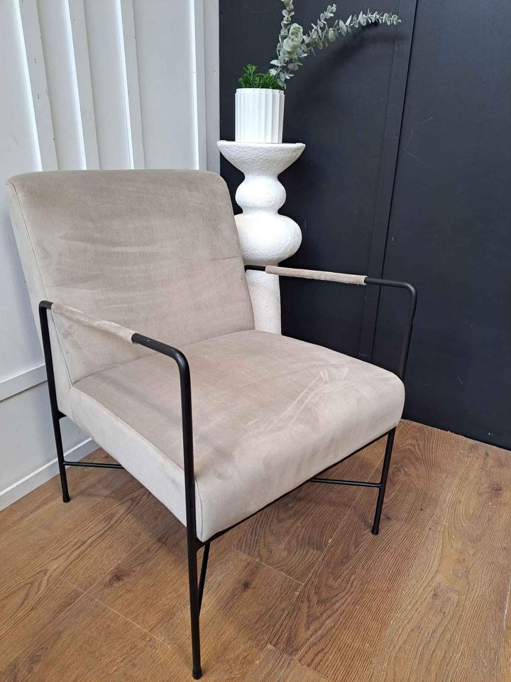 Armchair Grey Velvet and Black Metal Frame