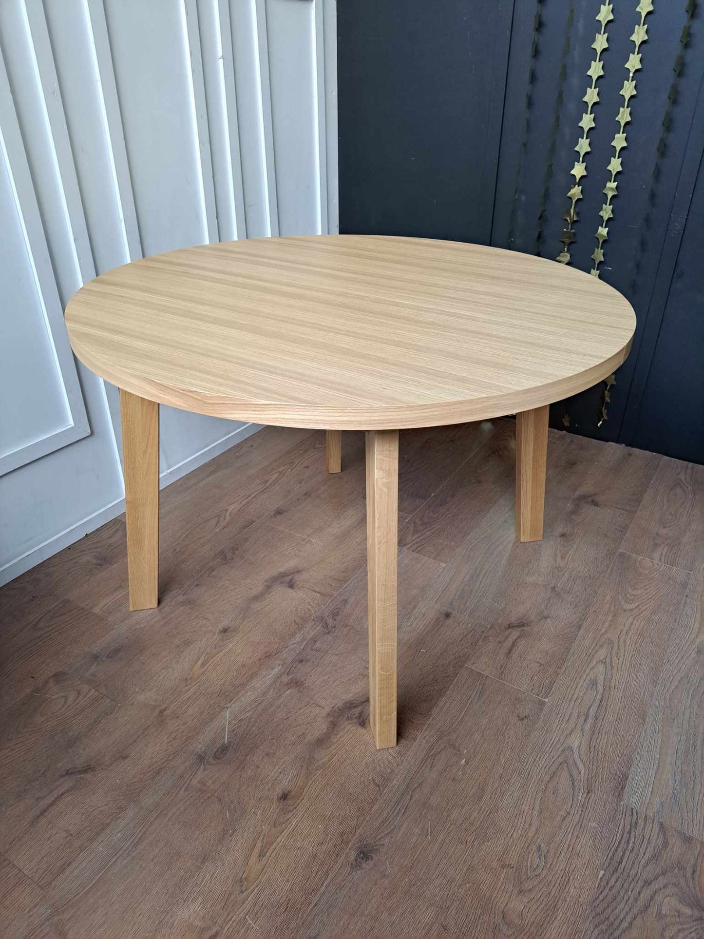 Round Oak Dining Table