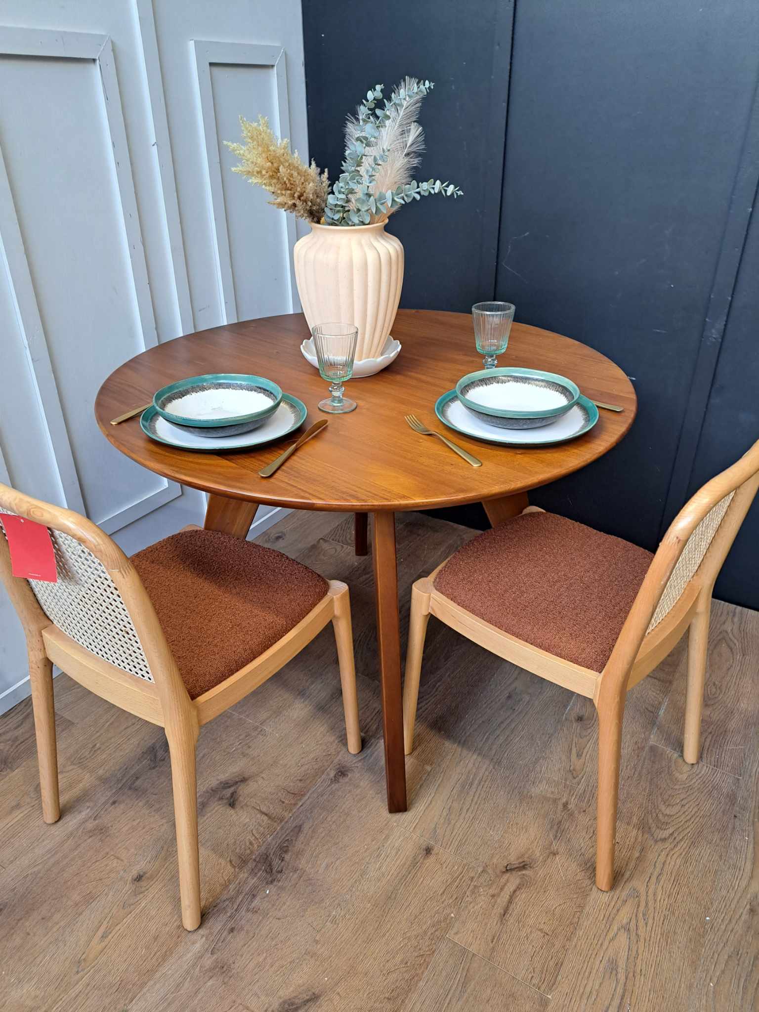 Small Round Dining Table ¦ Mahogany Solid Wood – ExdiFurniture