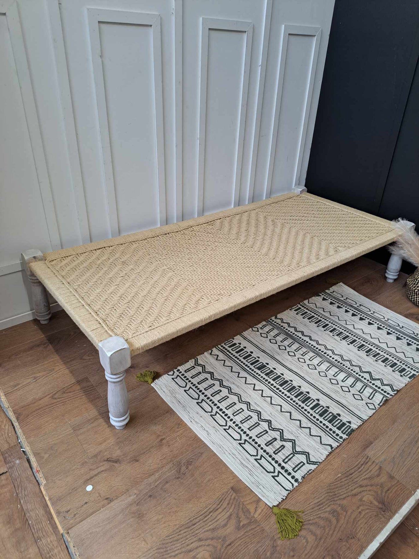 Indian Day Bed in Wood and Rope  ¦  La Redoute