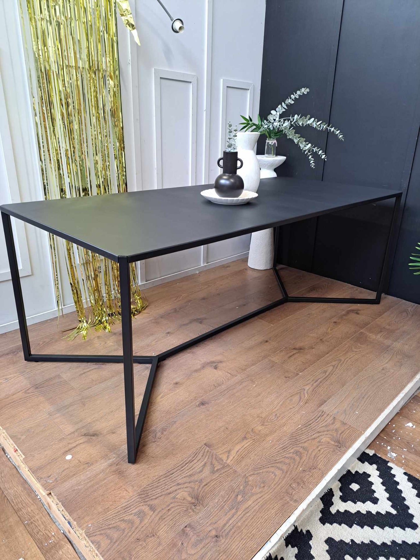 Black Metal Dining Table / Industrial Style 6-8 Seats