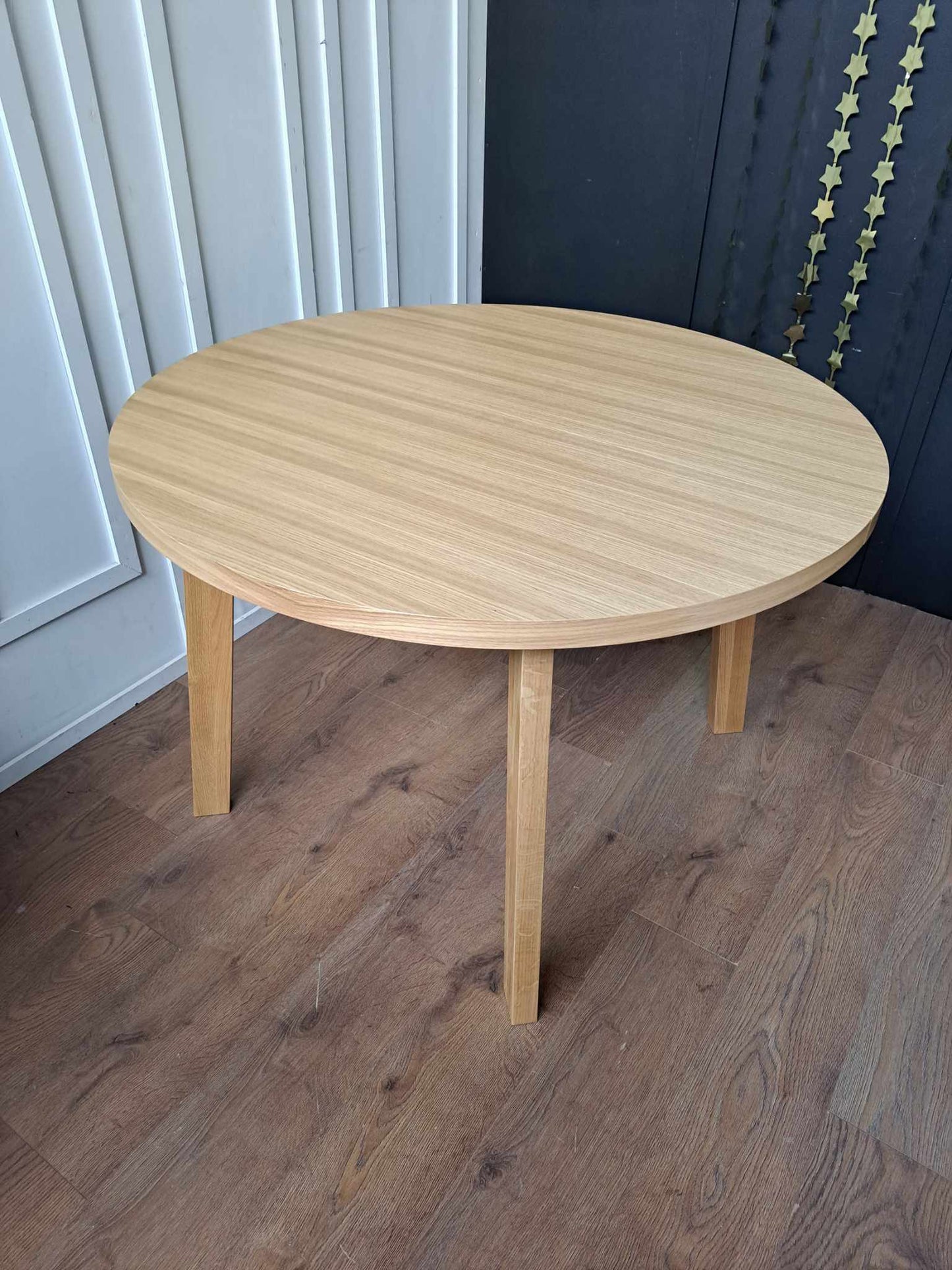 Round Oak Dining Table