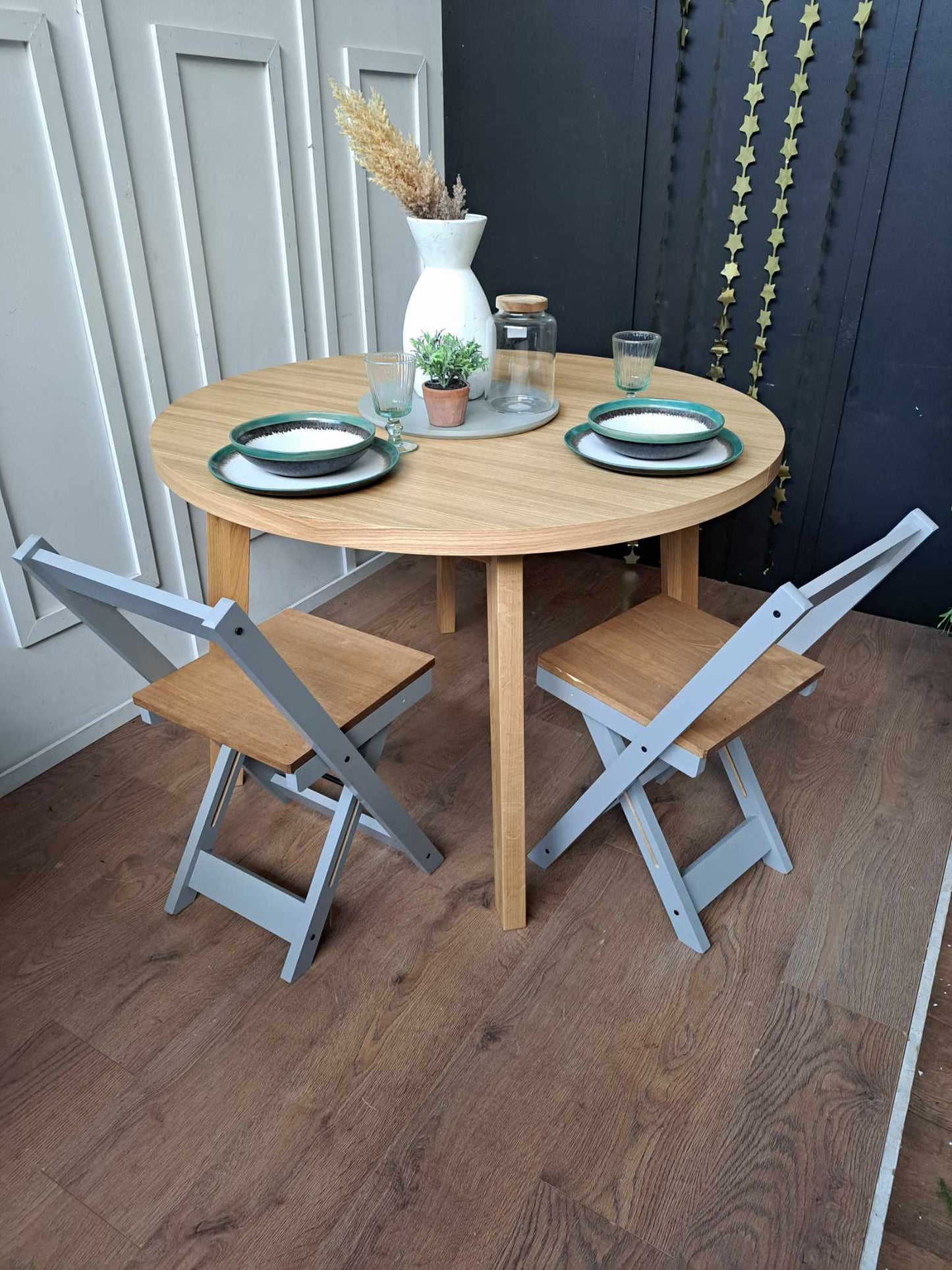 Round Oak Dining Table