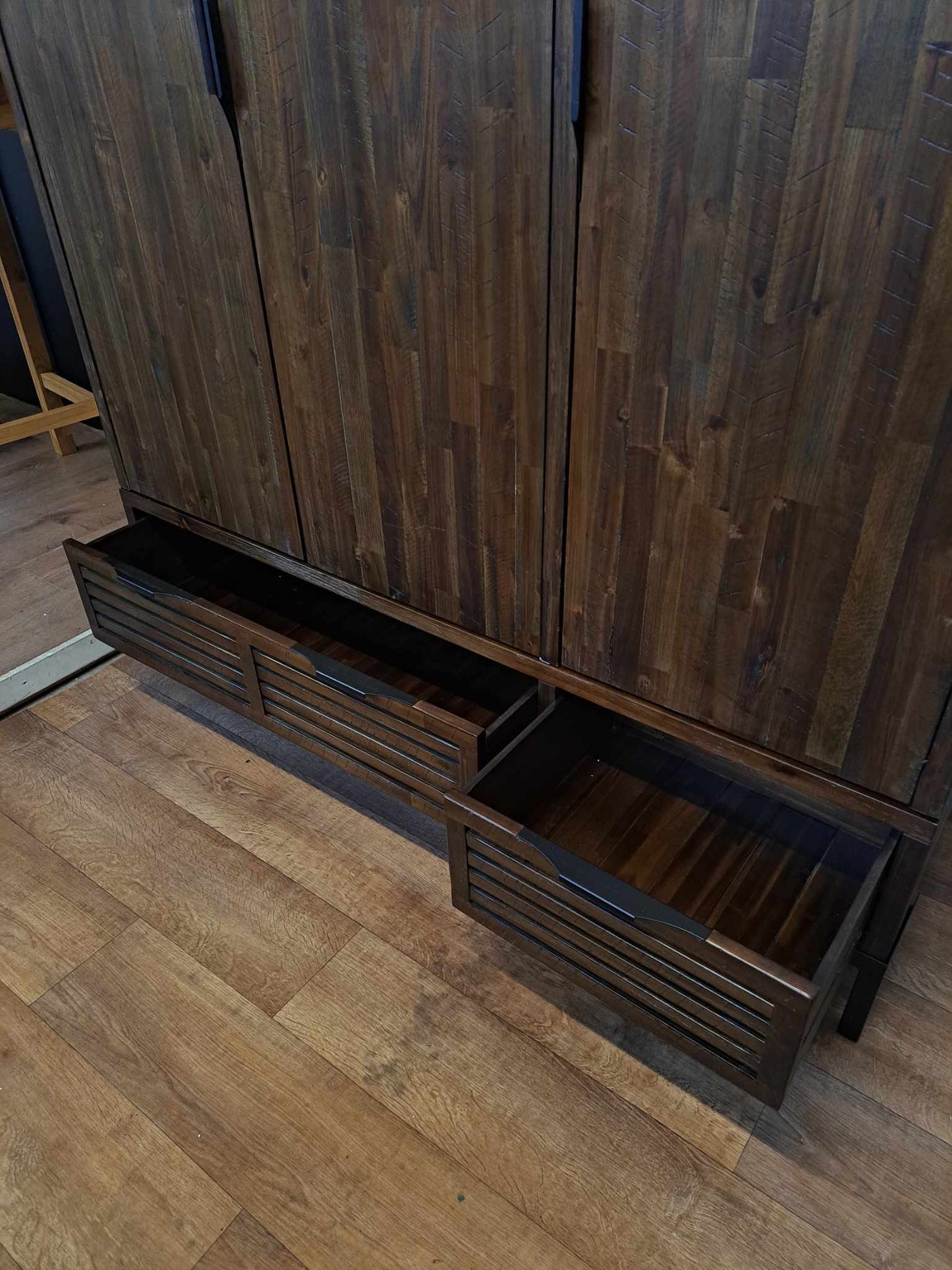 Triple Wardrobe Solid Wood  ¦  Oak Furnitureland Detroit