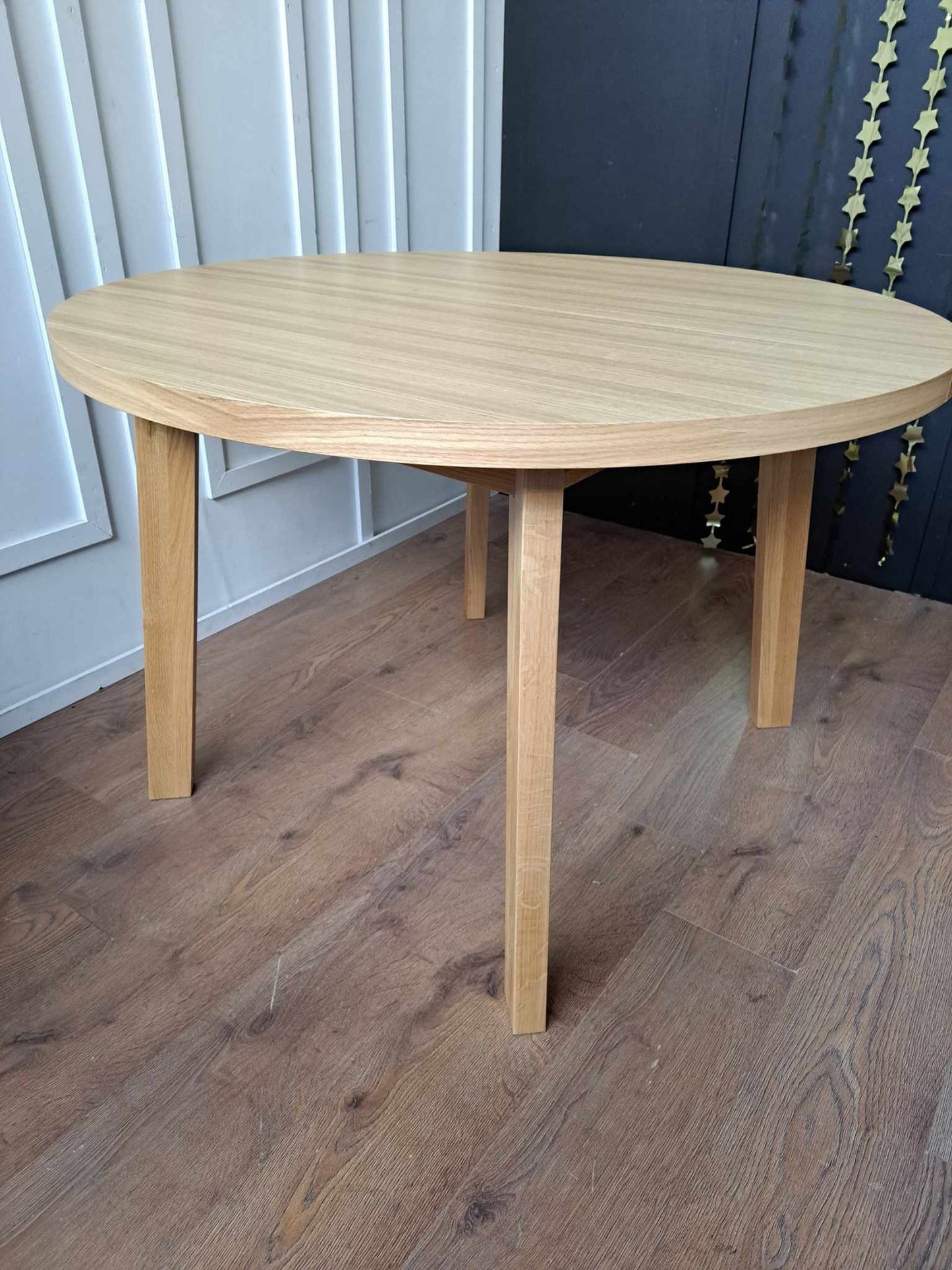 Round Oak Dining Table
