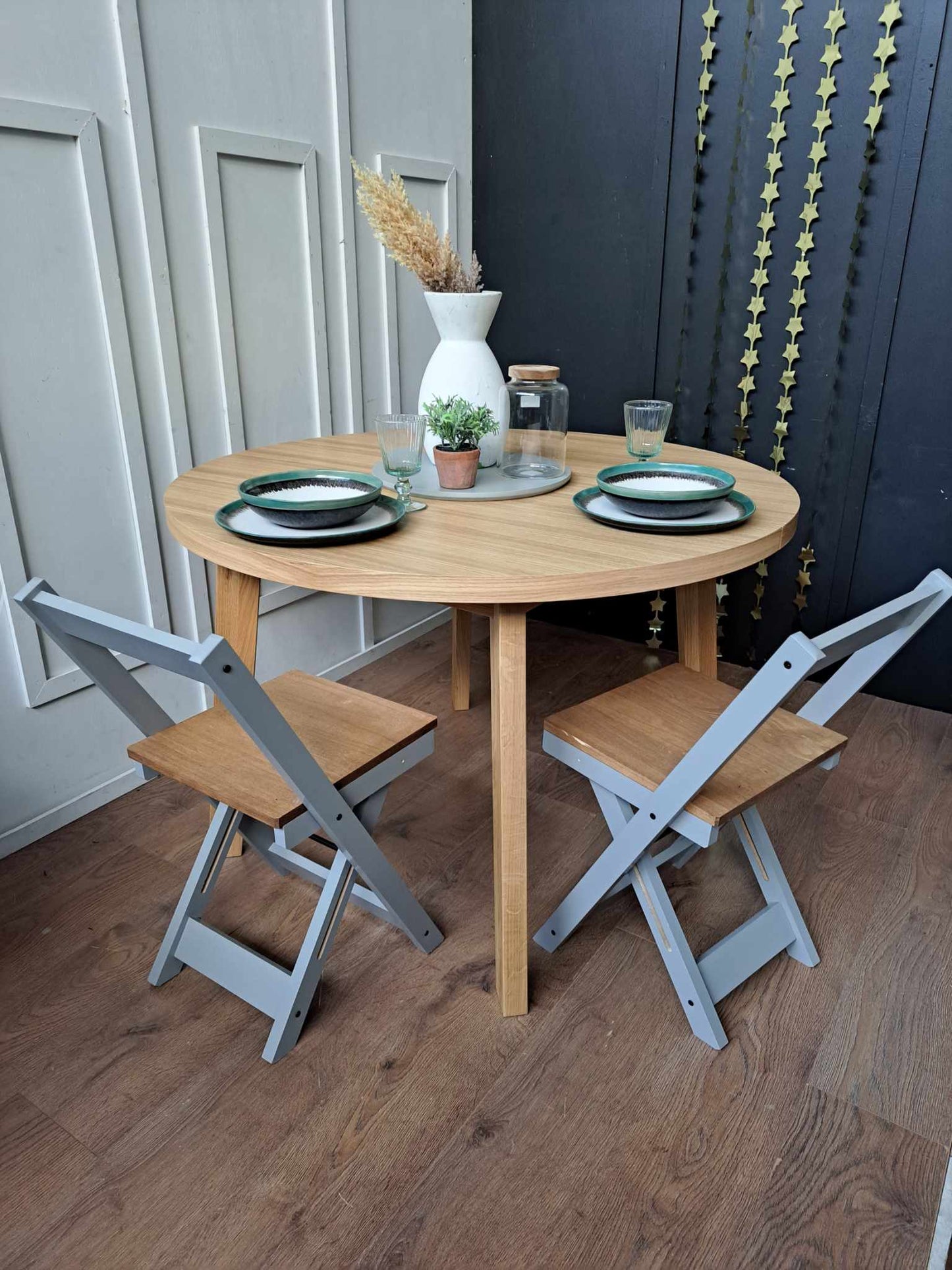Round Oak Dining Table