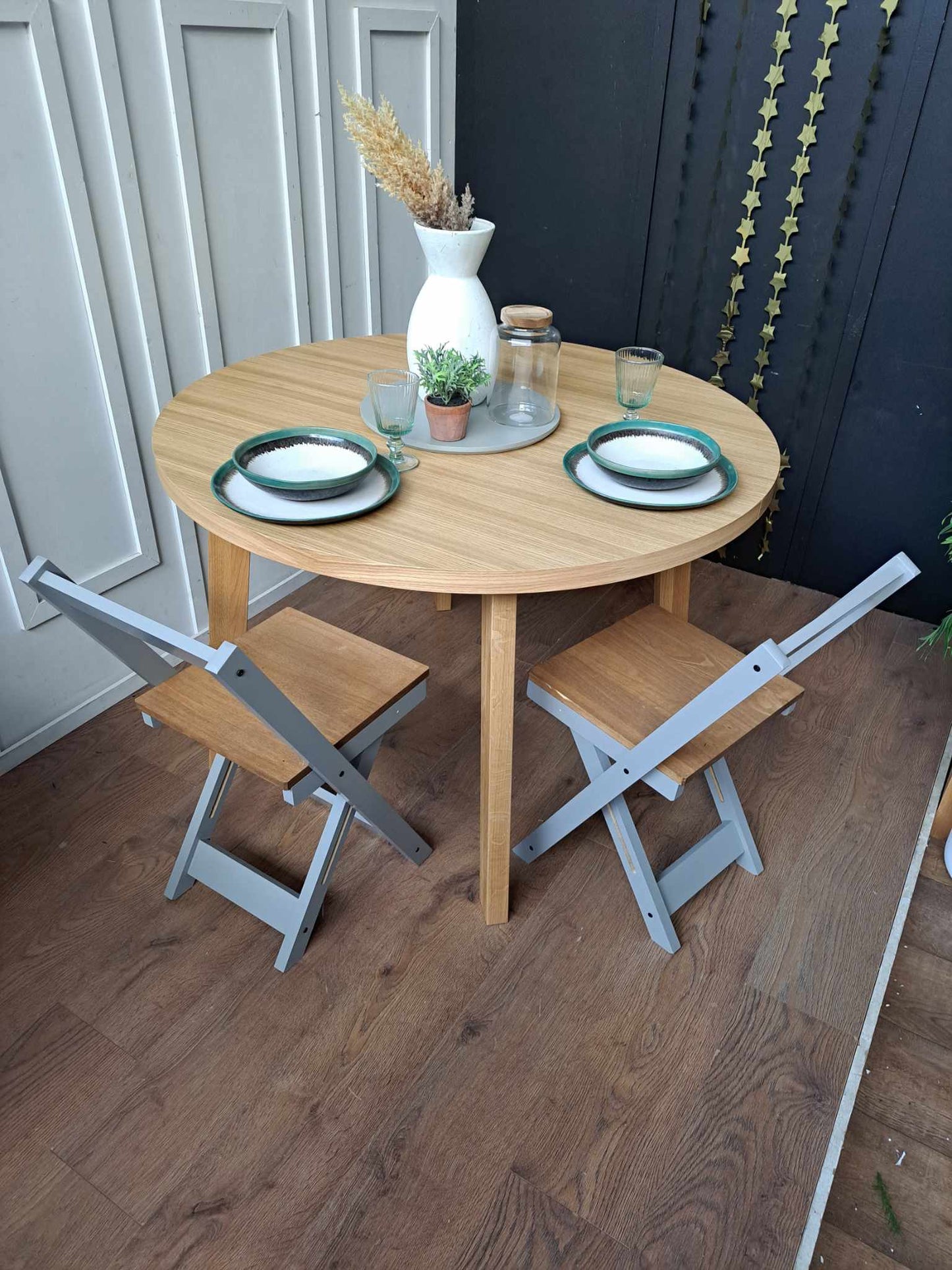 Round Oak Dining Table