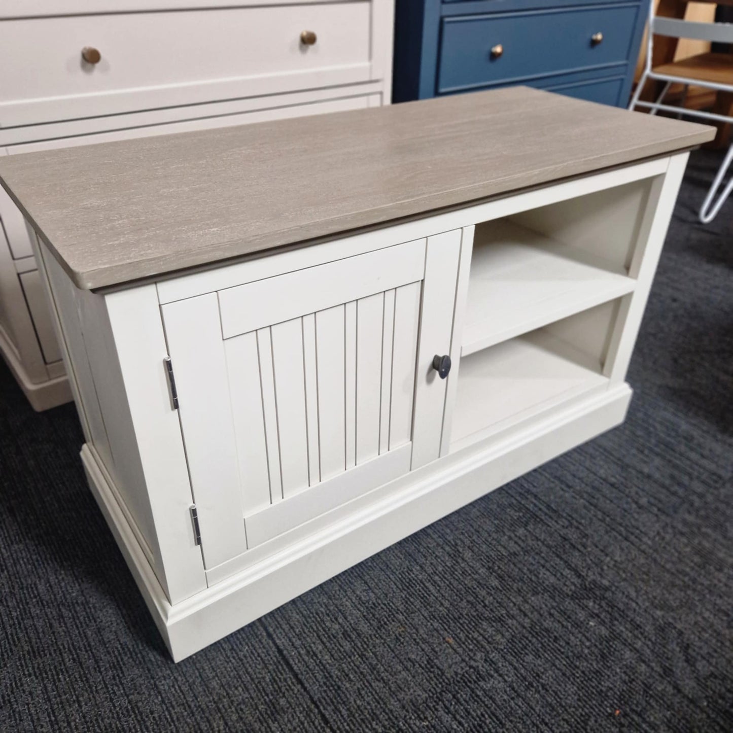 Grey TV Stand / Solid Wood / Oak FurnitureLand RRP £369