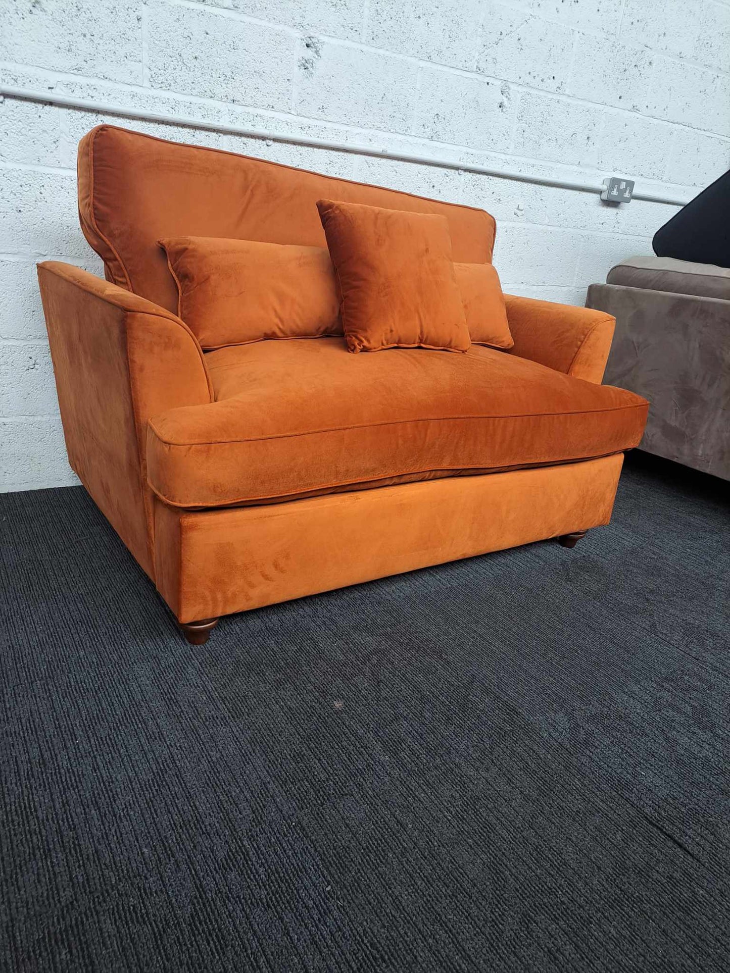 Cuddle Love Chair Bed RRP £ 949 / Armchair Small Sofa Bed Orange / Amber / Rust
