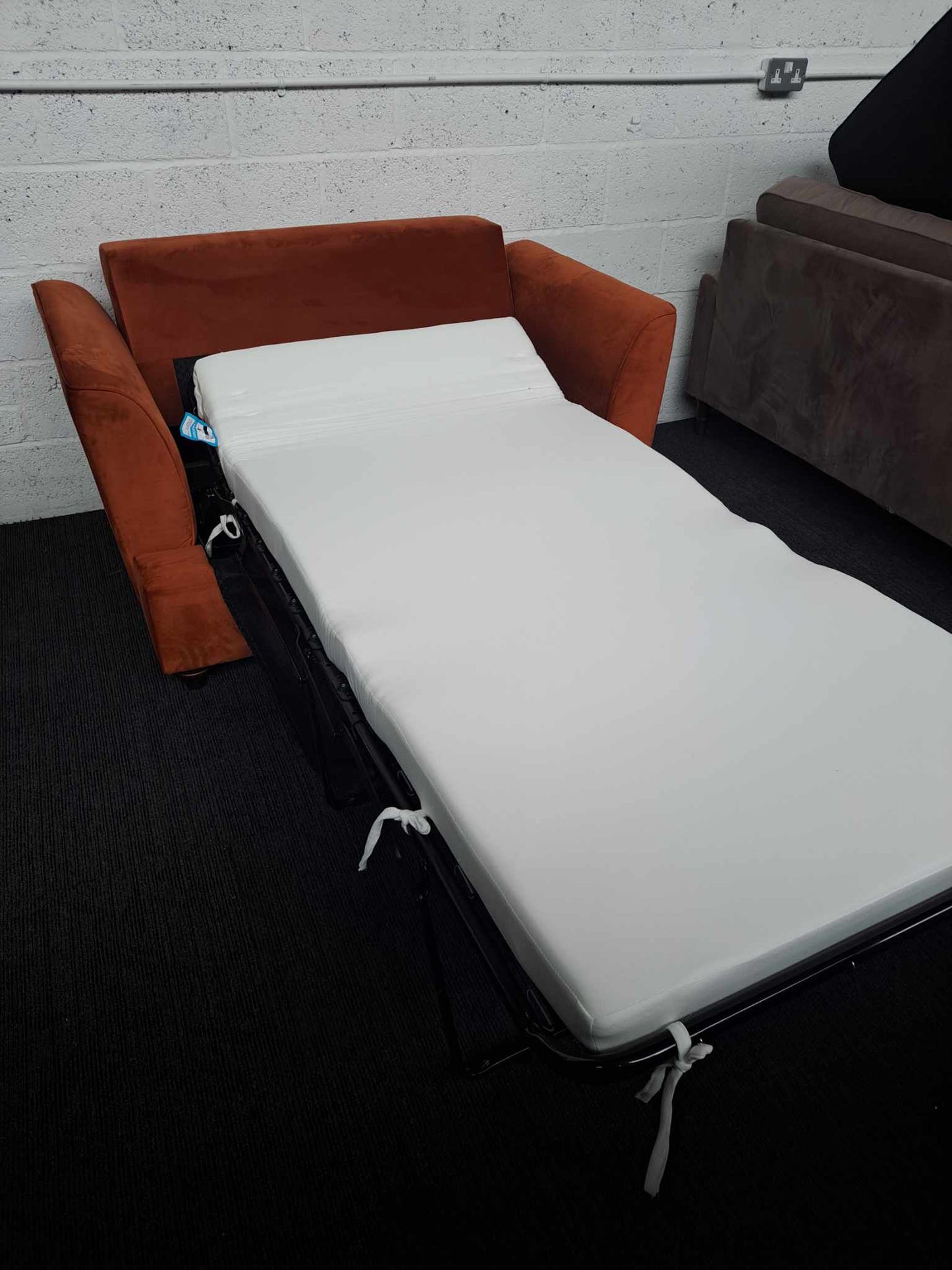Cuddle Love Chair Bed RRP £ 949 / Armchair Small Sofa Bed Orange / Amber / Rust