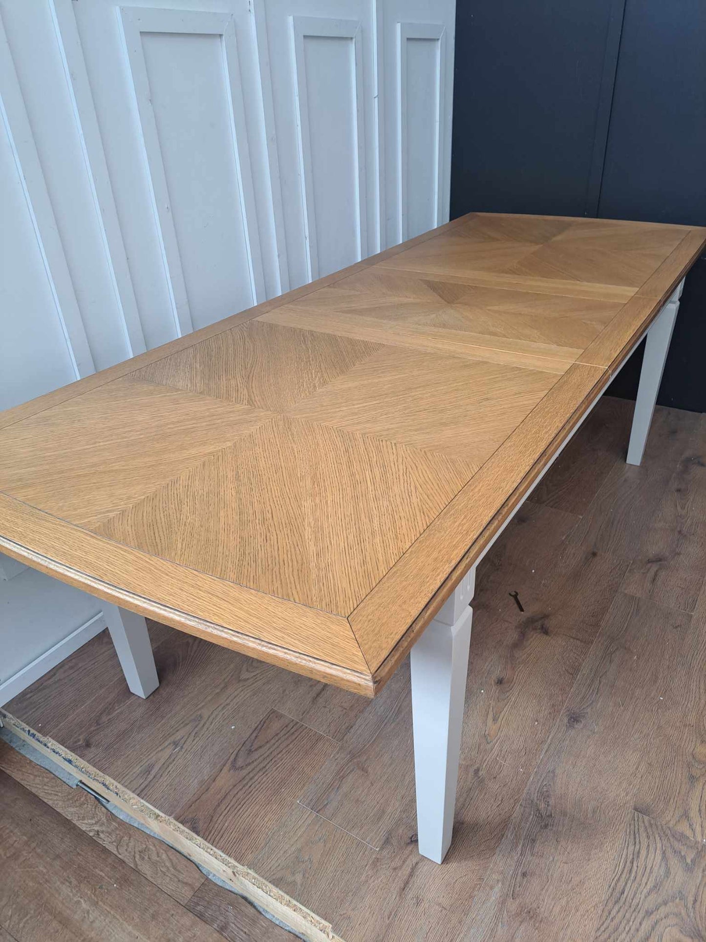 Extending Dining Table Solid Wood Grey and Oak Parquetry Top /Amelie
