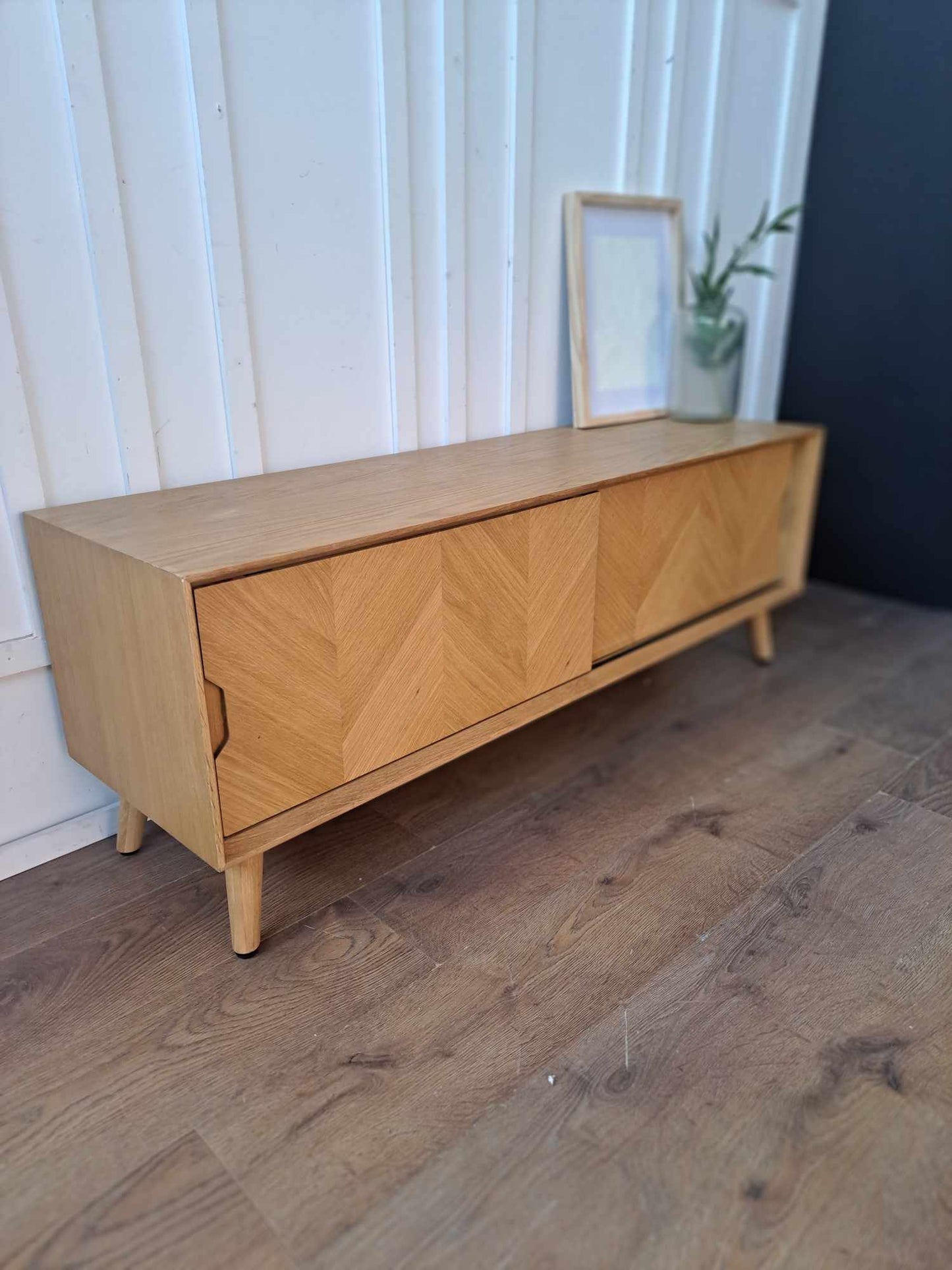 Oak Sliding Door Chevron Low TV Media Unit