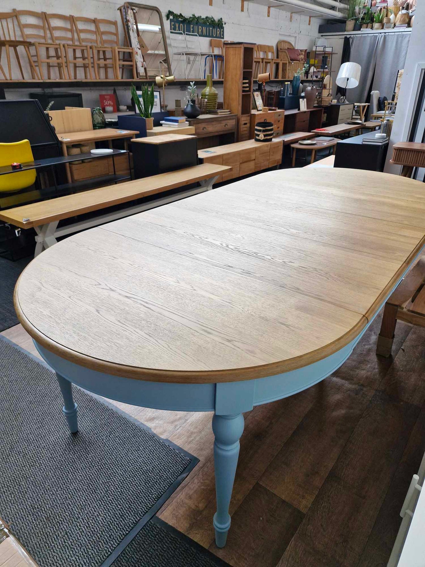 Extending Dining Table Round 4 seter to 12 seater Oval / Wood and Light Blue