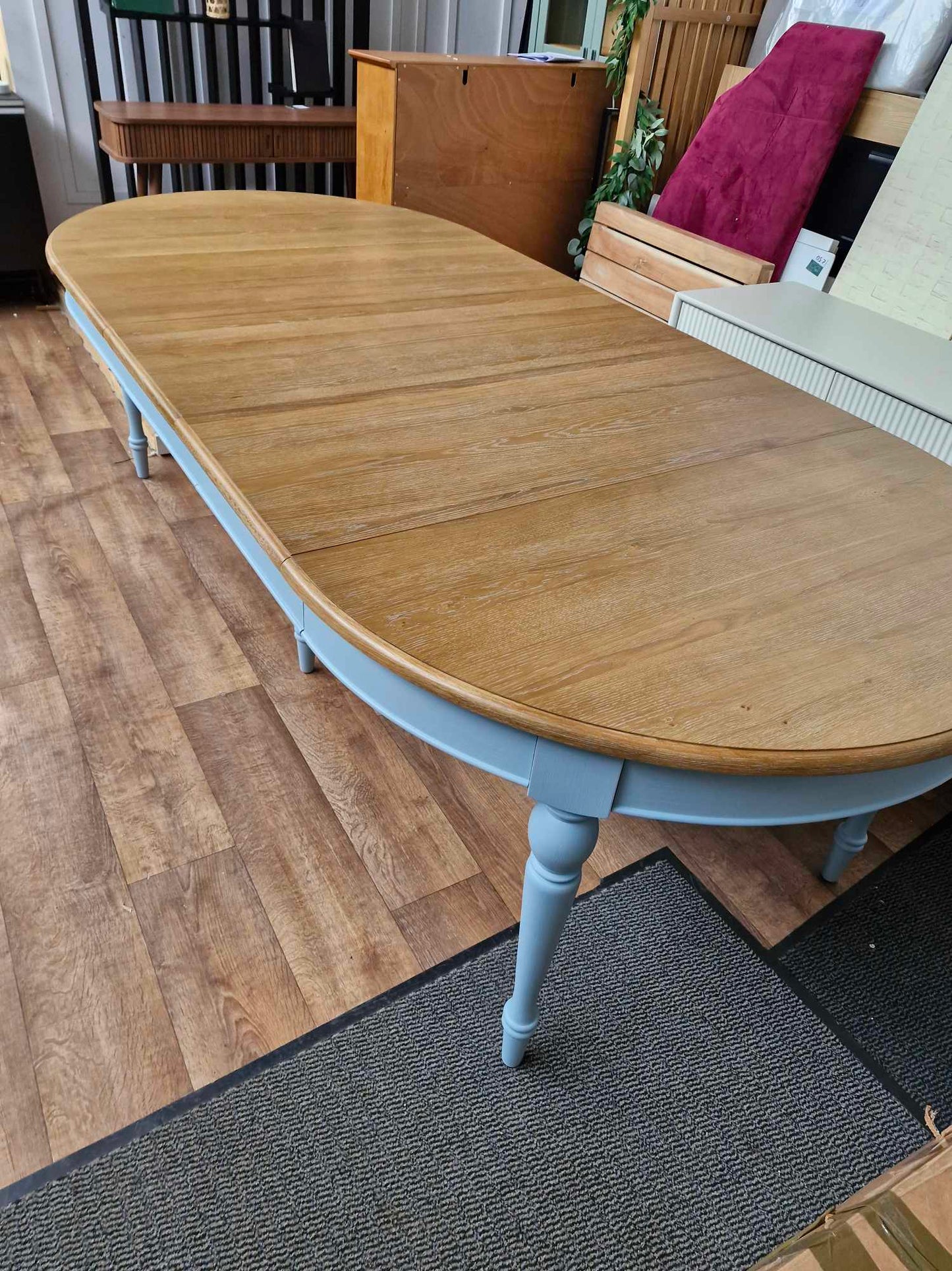 Extending Dining Table Round 4 seter to 12 seater Oval / Wood and Light Blue