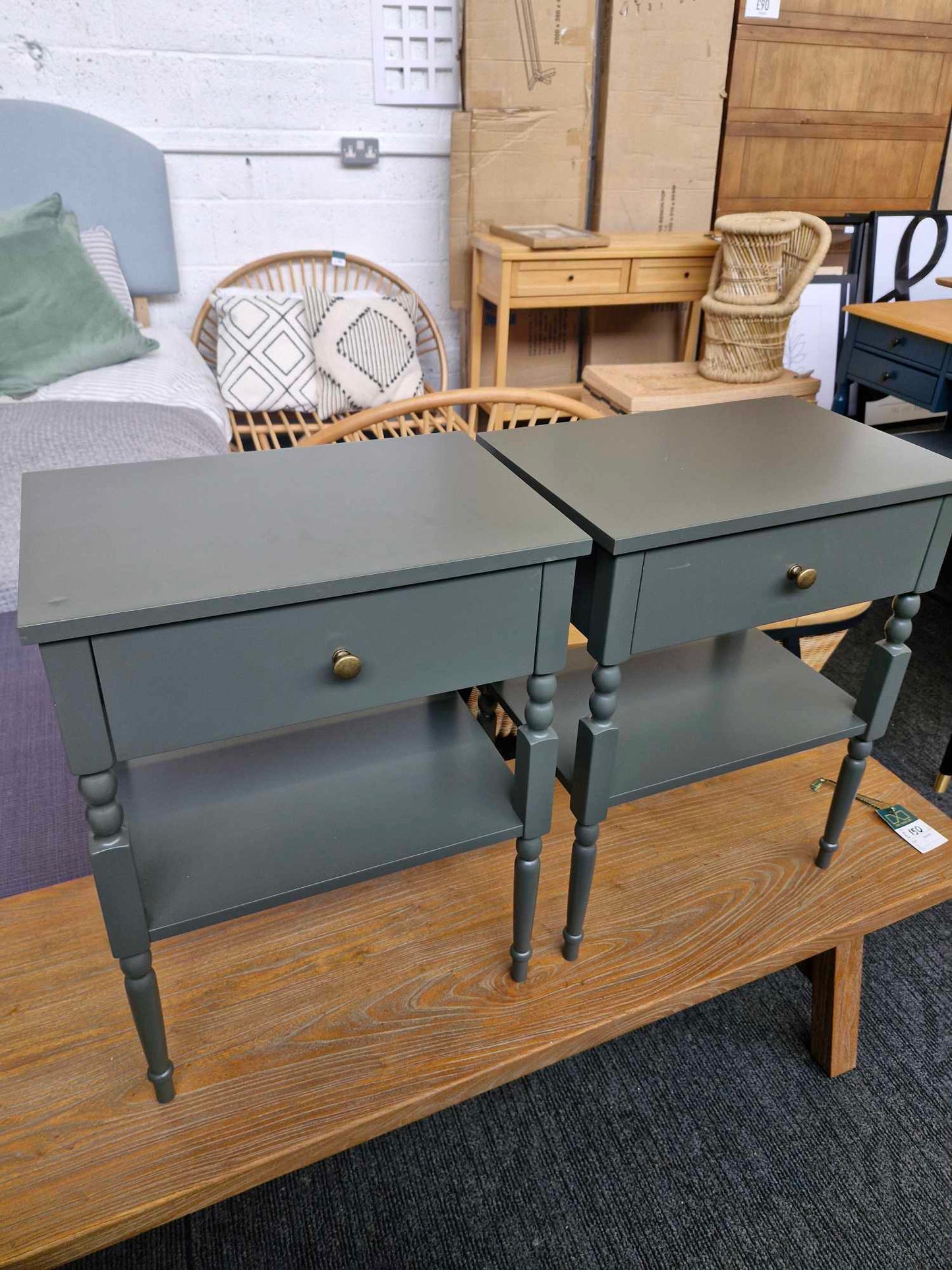 Set of 2 Bedside Tables with Drawers and Storage Shelf / Khaki Green