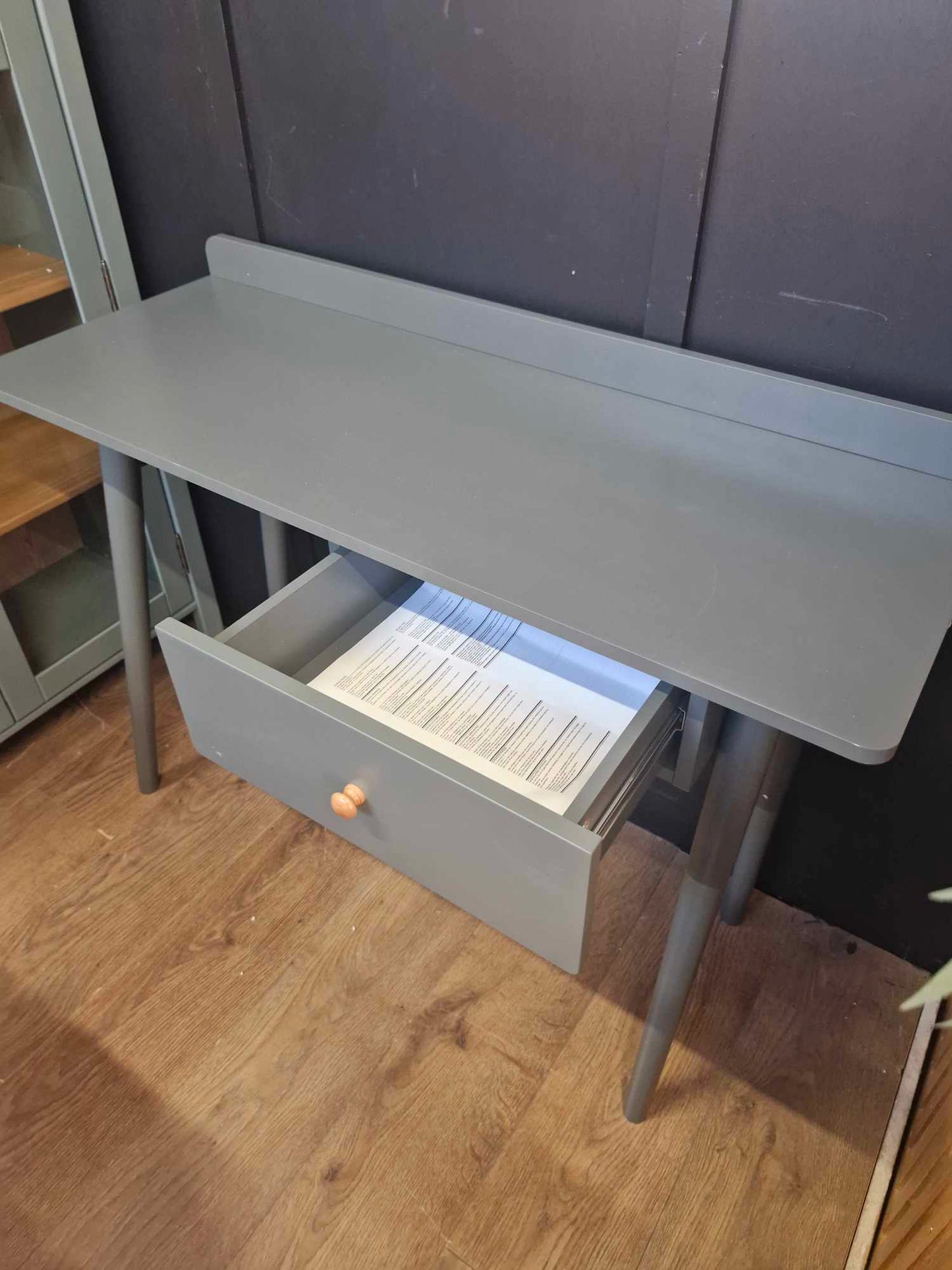 Khaki Green Desk with Drawer / La Redoute Miendo