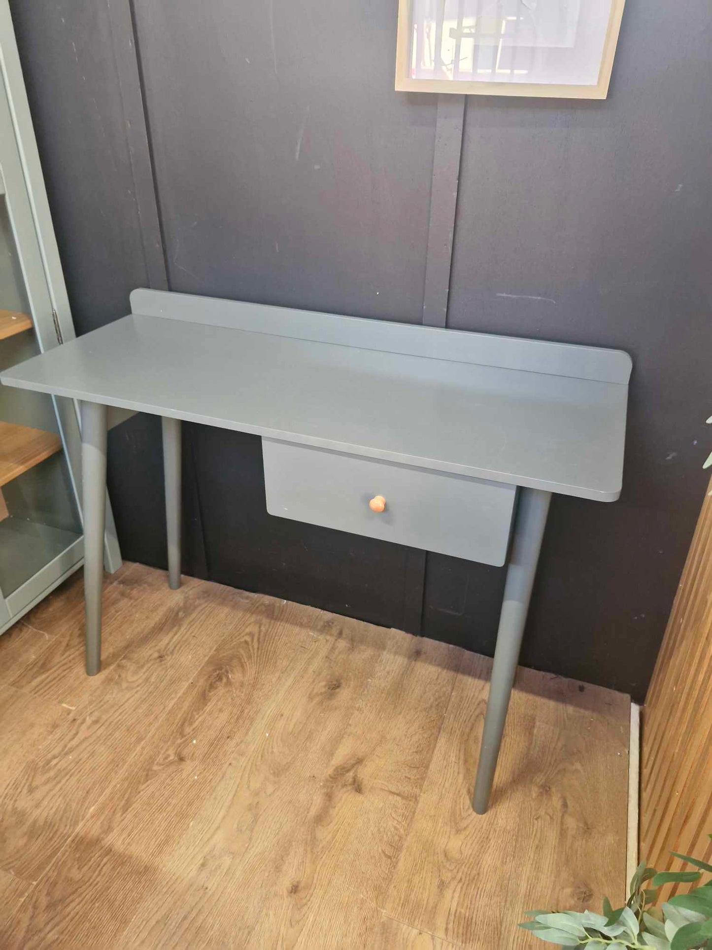 Khaki Green Desk with Drawer / La Redoute Miendo