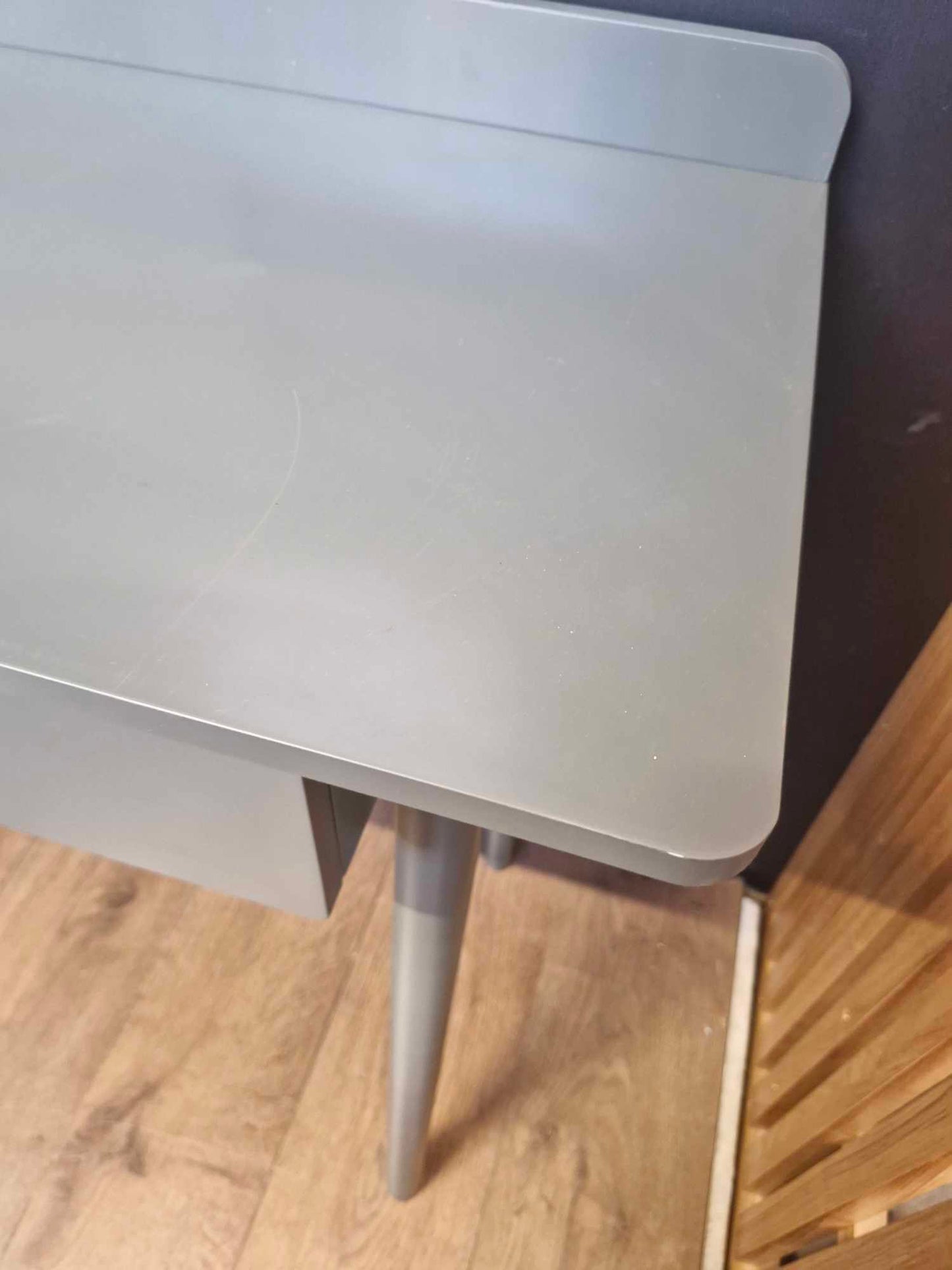 Khaki Green Desk with Drawer / La Redoute Miendo