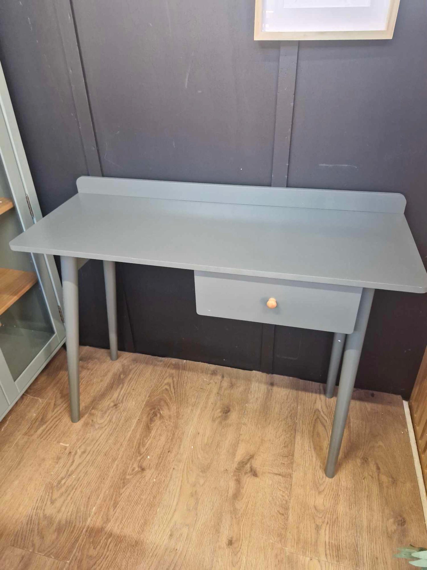 Khaki Green Desk with Drawer / La Redoute Miendo
