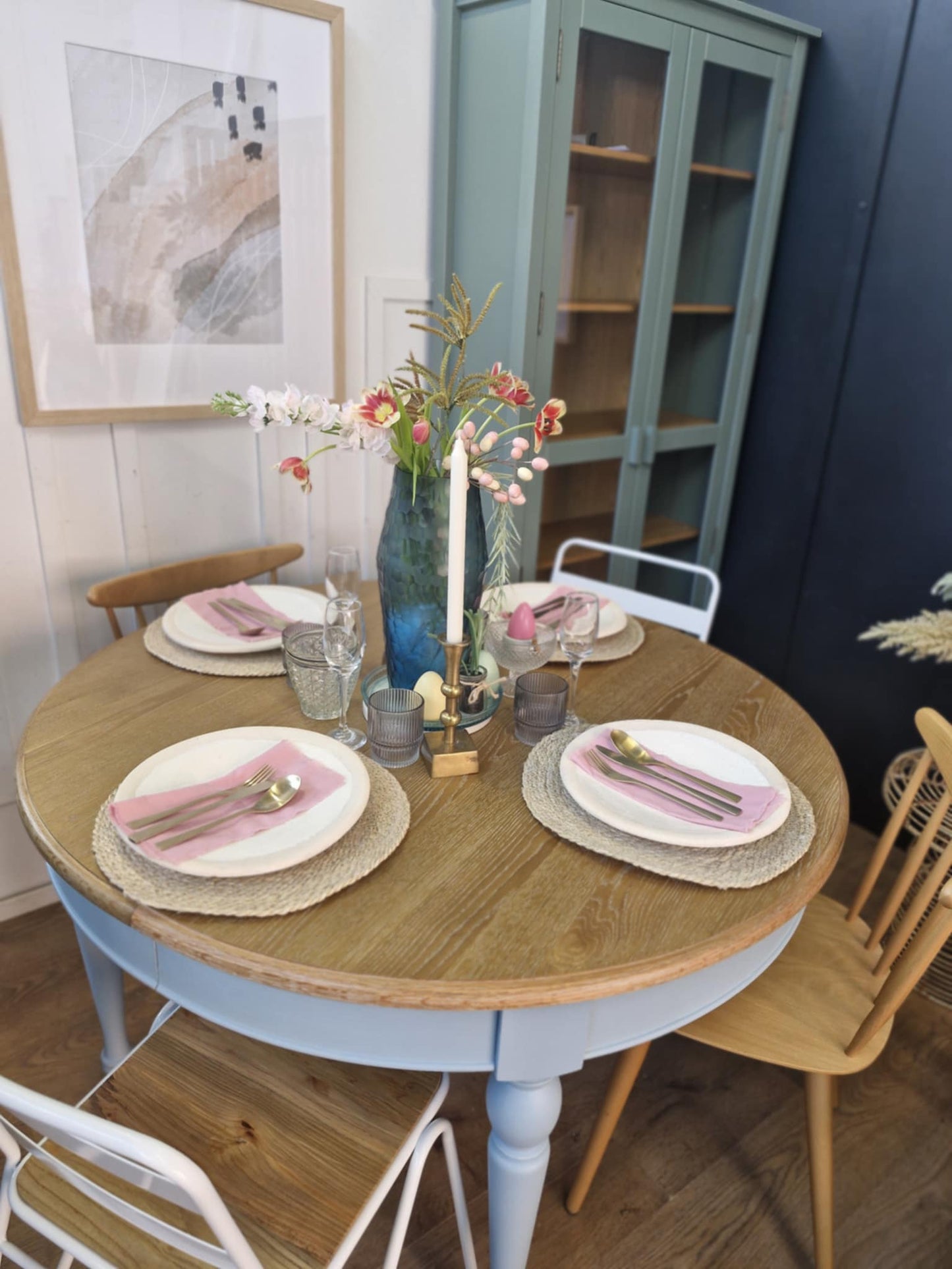 Extending Dining Table Round 4 seter to 12 seater Oval / Wood and Light Blue