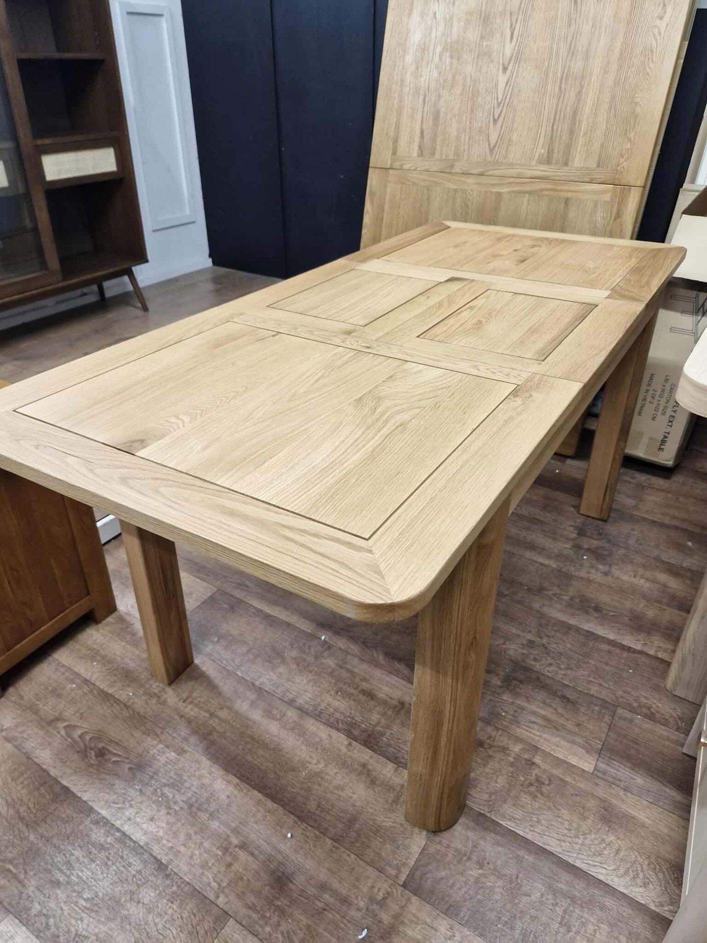 Extending Dining Table / Solid Oak 4-6 seater / OAK FURNITURELAND Romsey