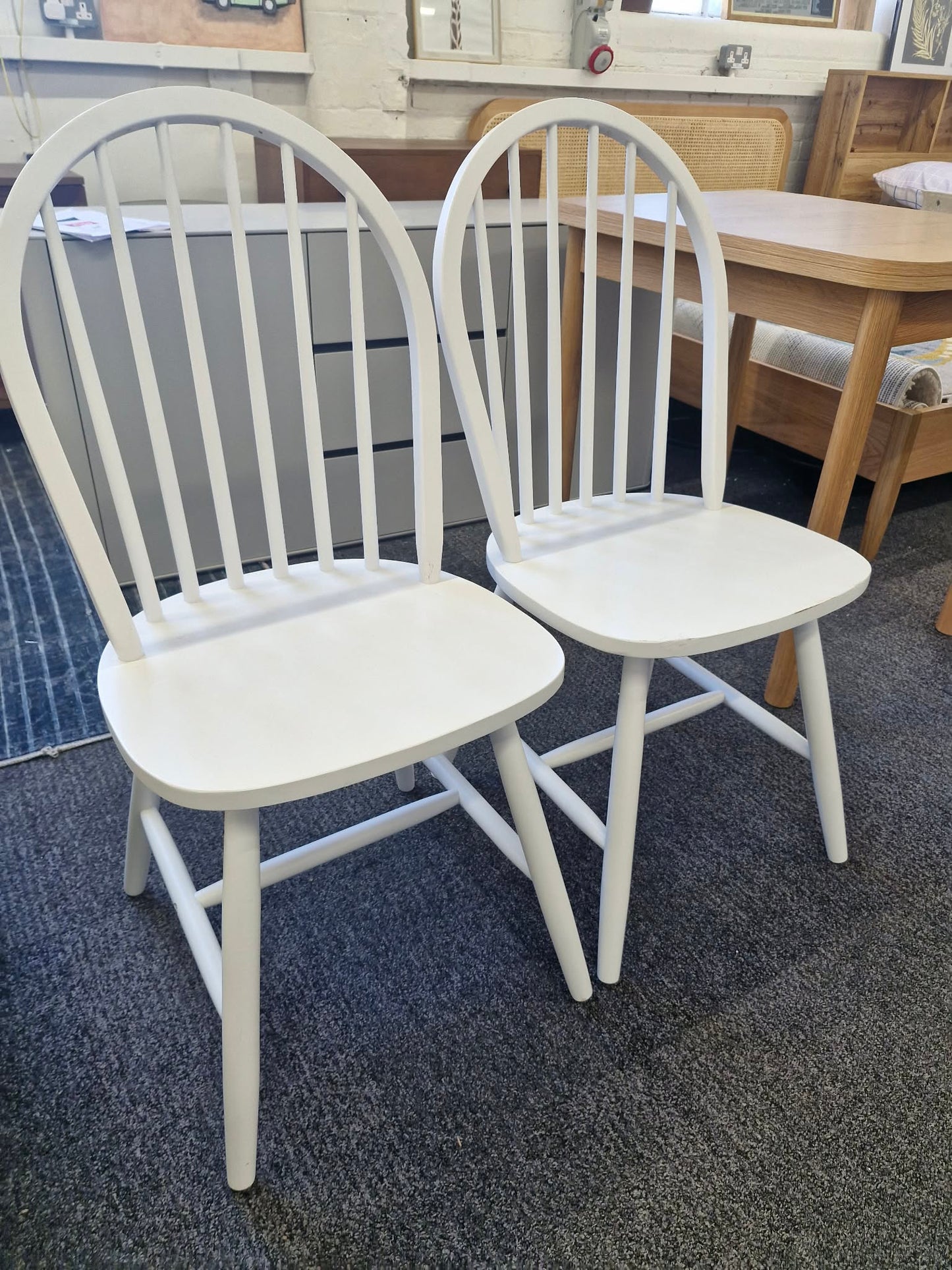 Set of 2 White Windsor Spindle Back Wooden Dining Chairs