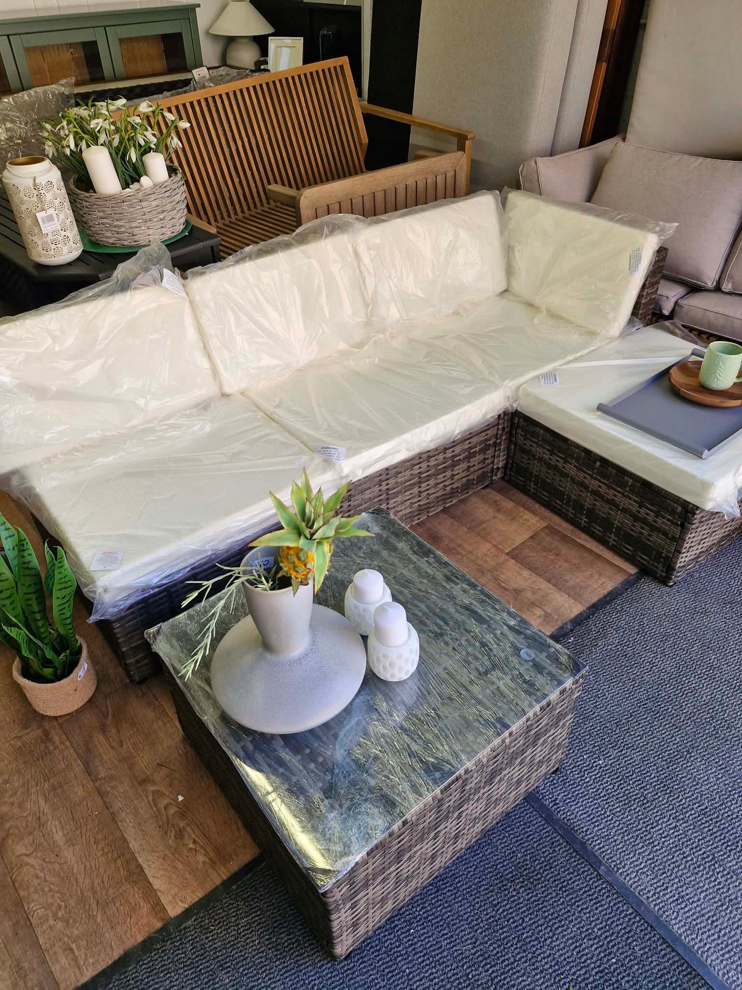 Outdoor Garden Brown and Cream 4 Seater Corner Sofa and Coffee Table