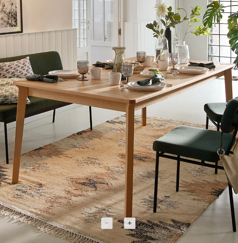 Large Light Wood / Oak 6-10 Seater Extending Dining Table