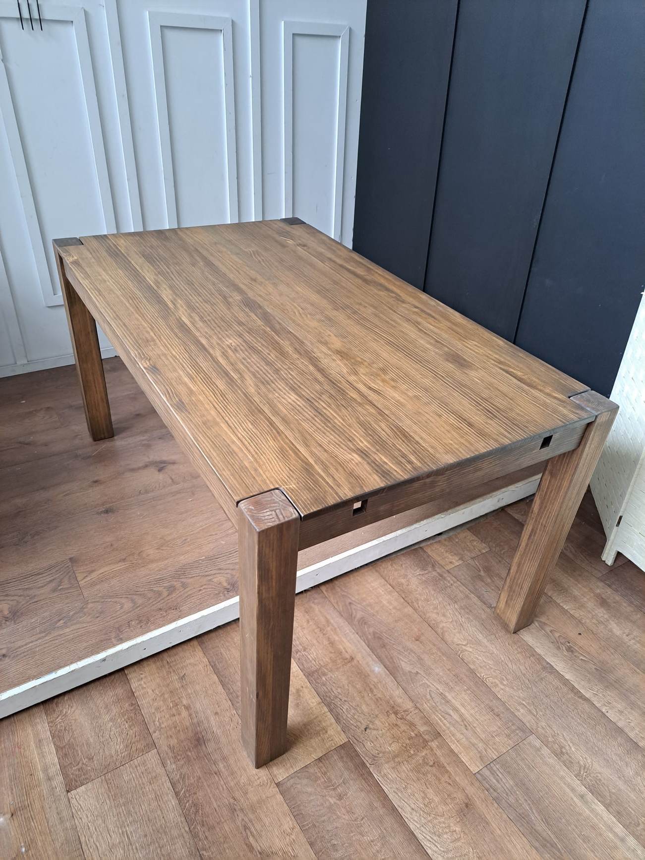 Extendable Solid Wood Dining Table (Seats 6-8) LA REDOUTE INTERIEURS Lunja