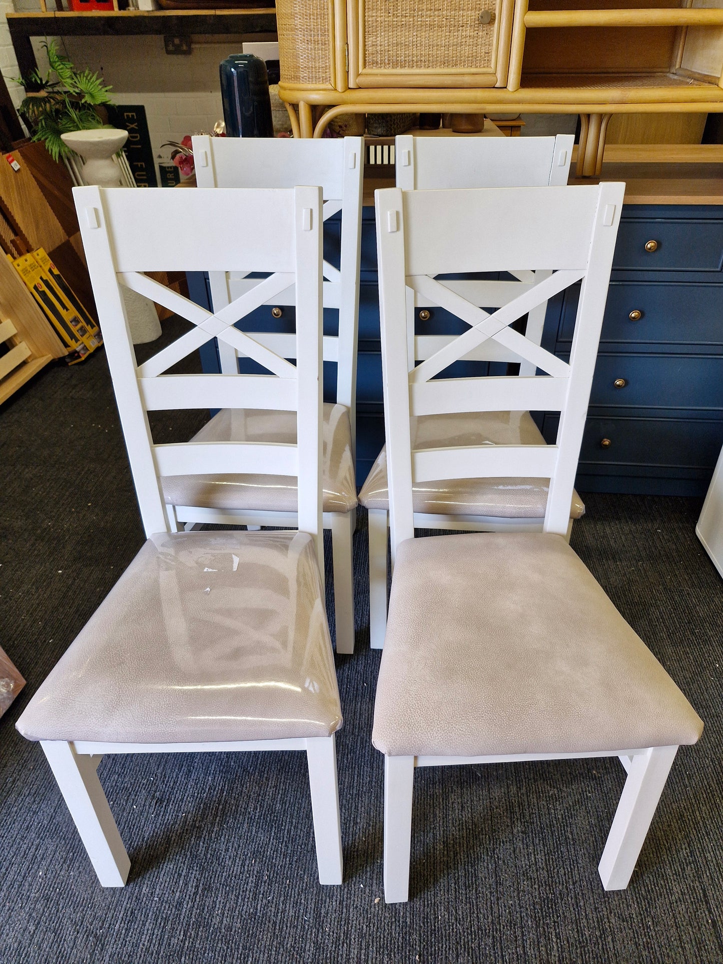 Set of 4 dining chairs  / Solid Wood Off-White and Beige Seat