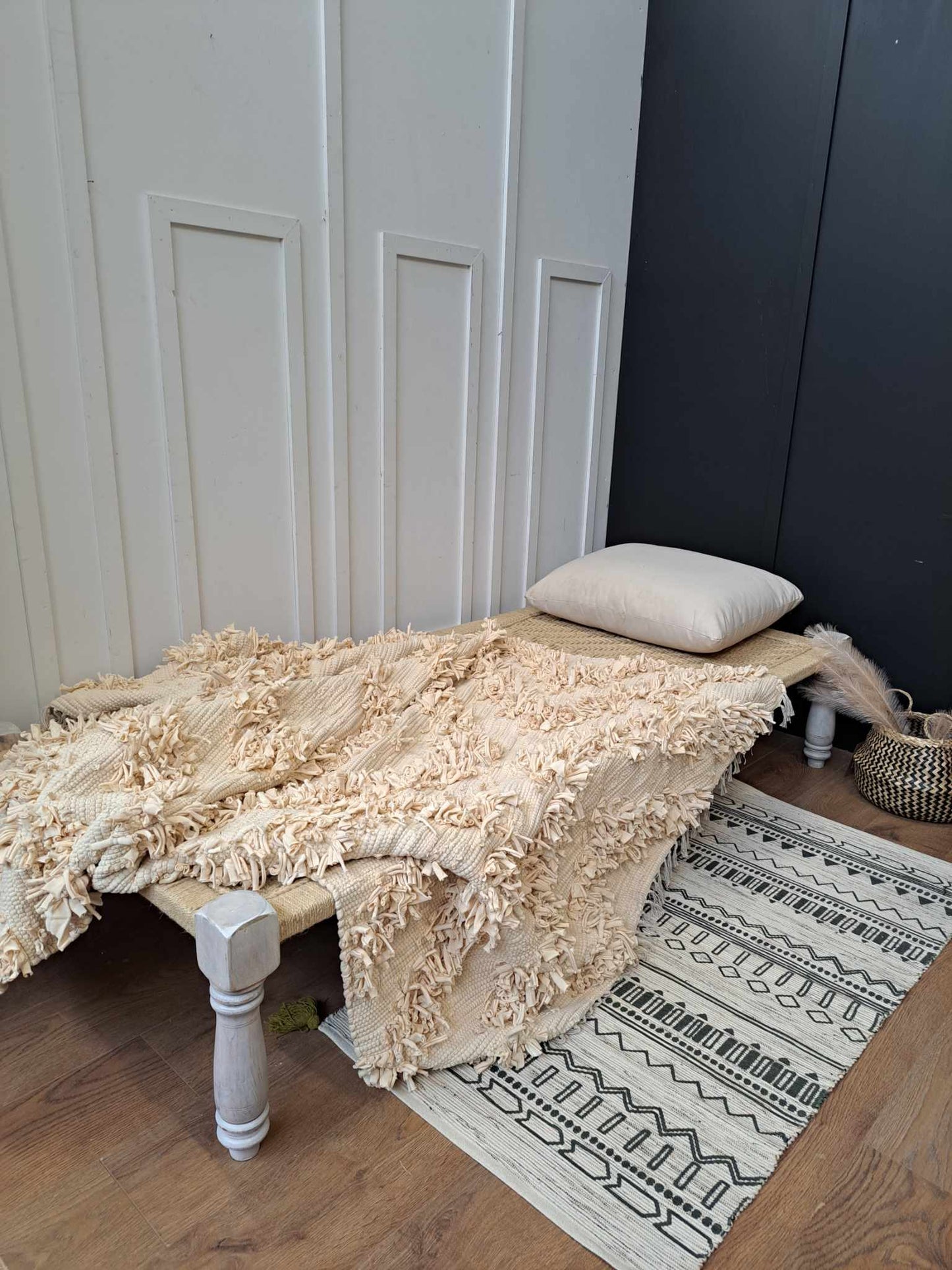 Indian Day Bed in Wood and Rope  ¦  La Redoute
