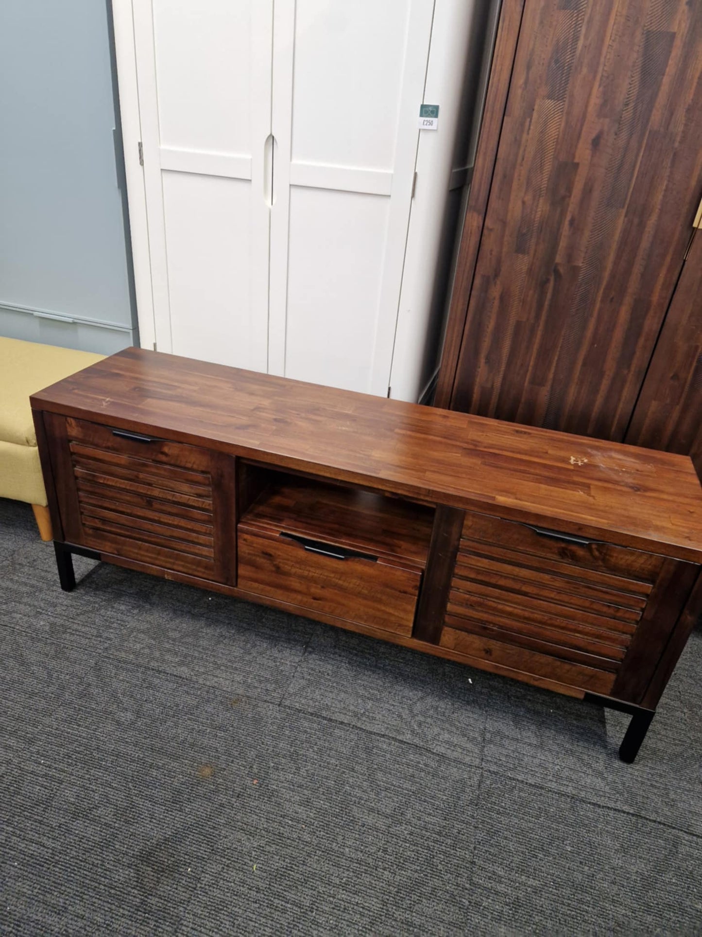 Solid Dark Wood TV Stand / Oak Furnitureland Detroit