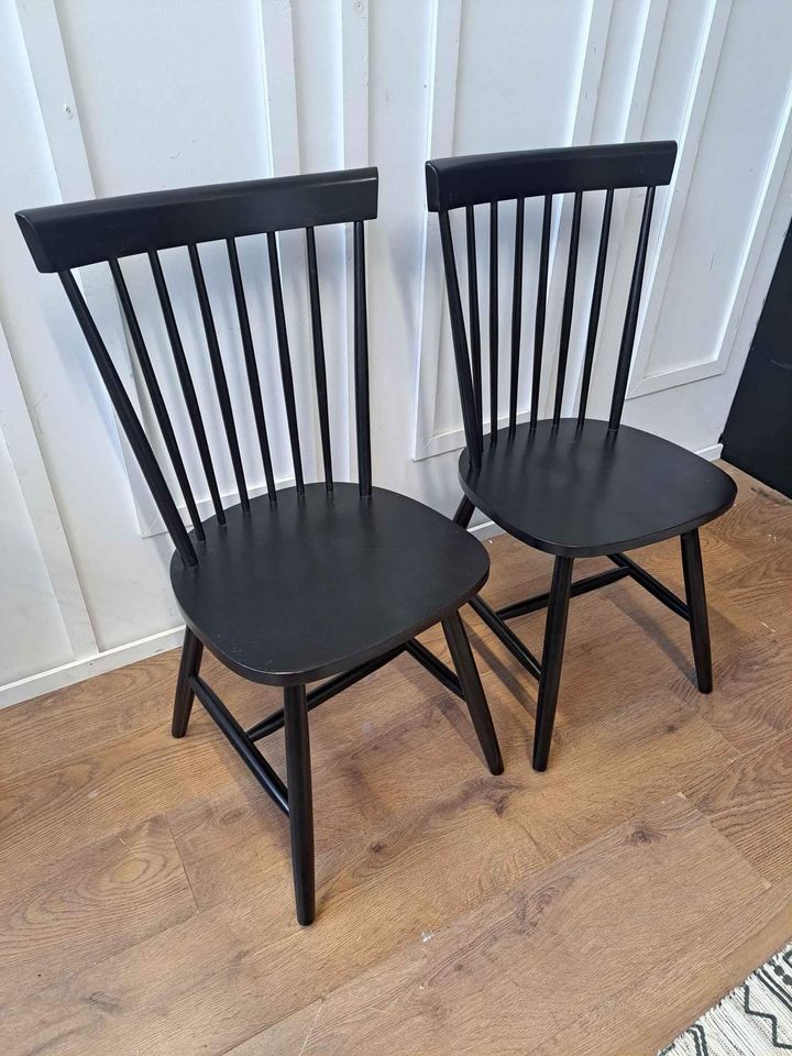 Set Of 2 Wooden Black Spindle Dining Chairs