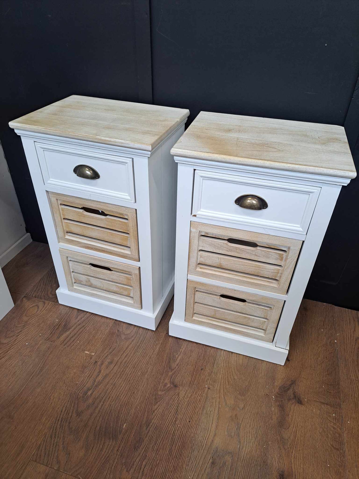 Set of 2 Bedside Table Cabinets