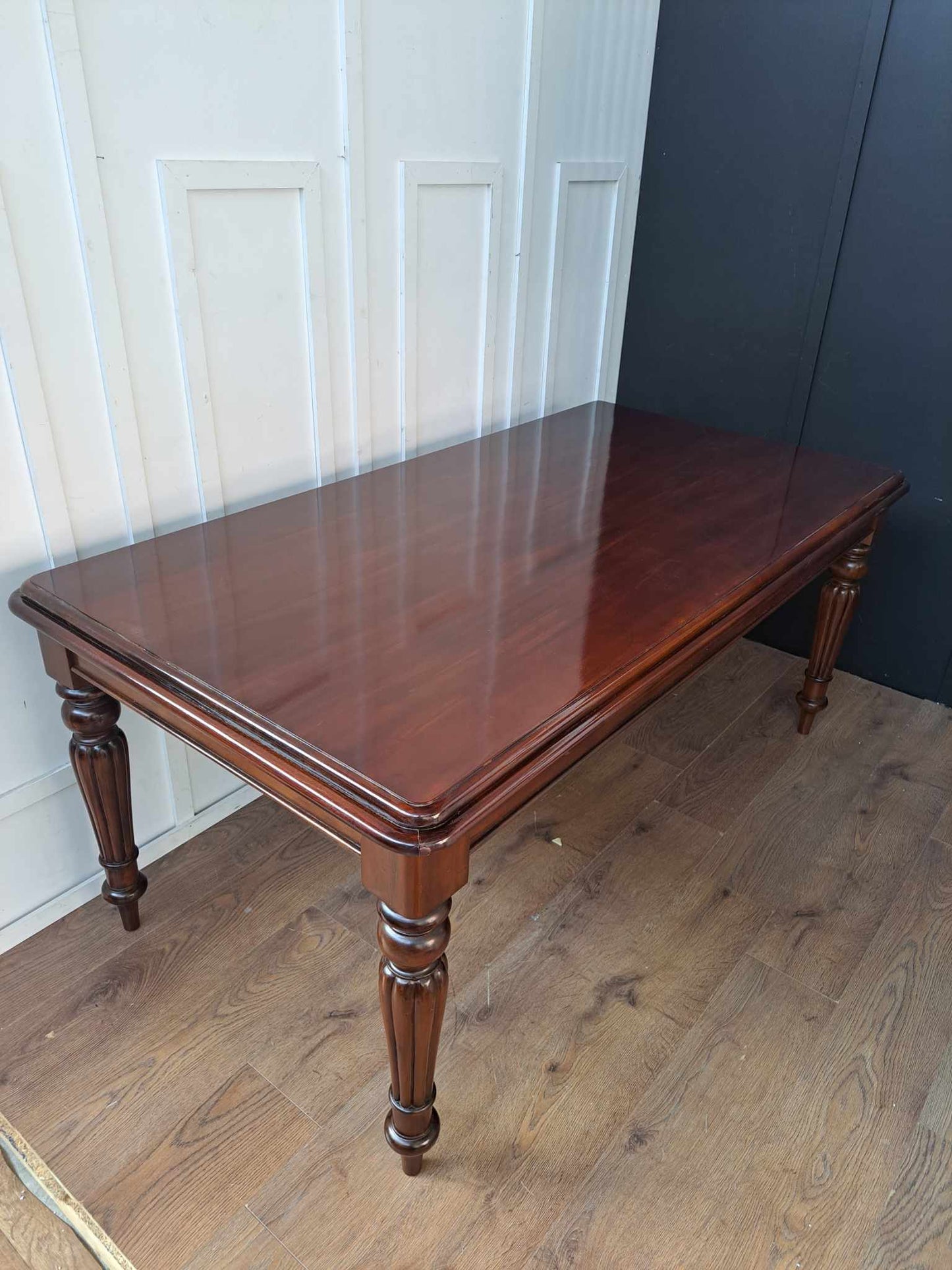 Victorian Style Mahogany Gloss Dining Table