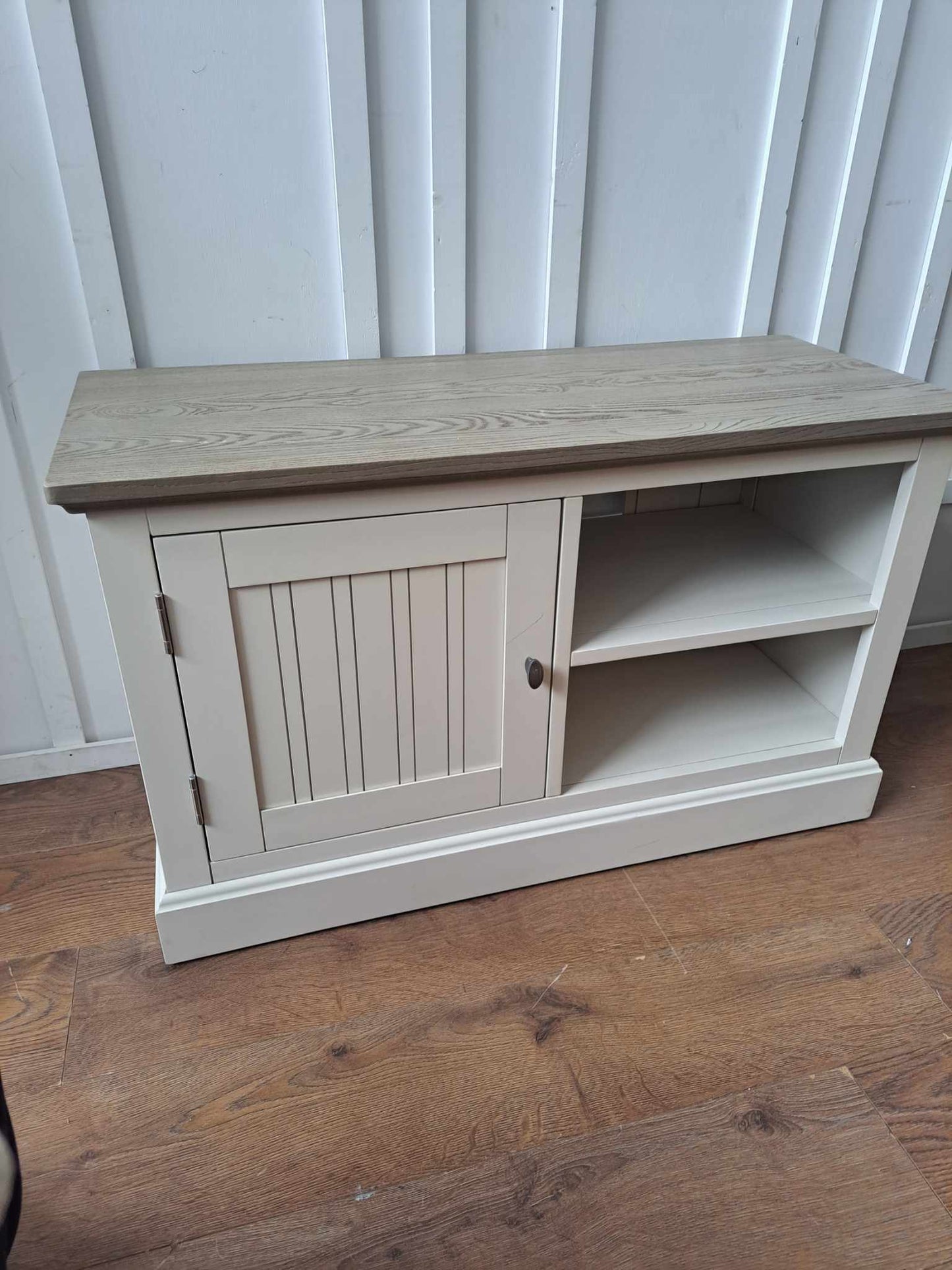 White and Grey TV Stand / Solid Wood / Oak FurnitureLand RRP £369