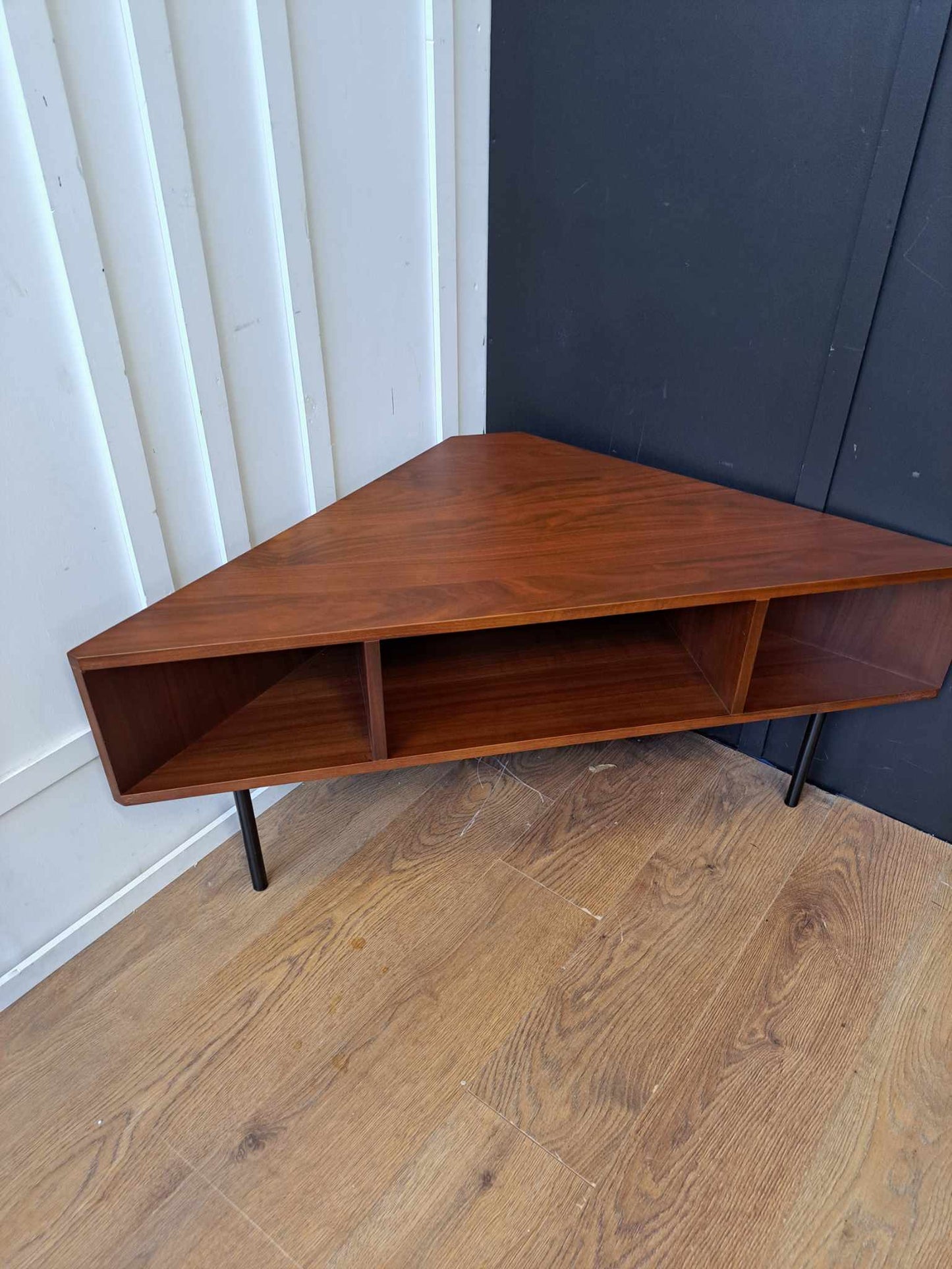 Walnut Veneer TV-HIFI Corner Unit / La Redoute RRP £425