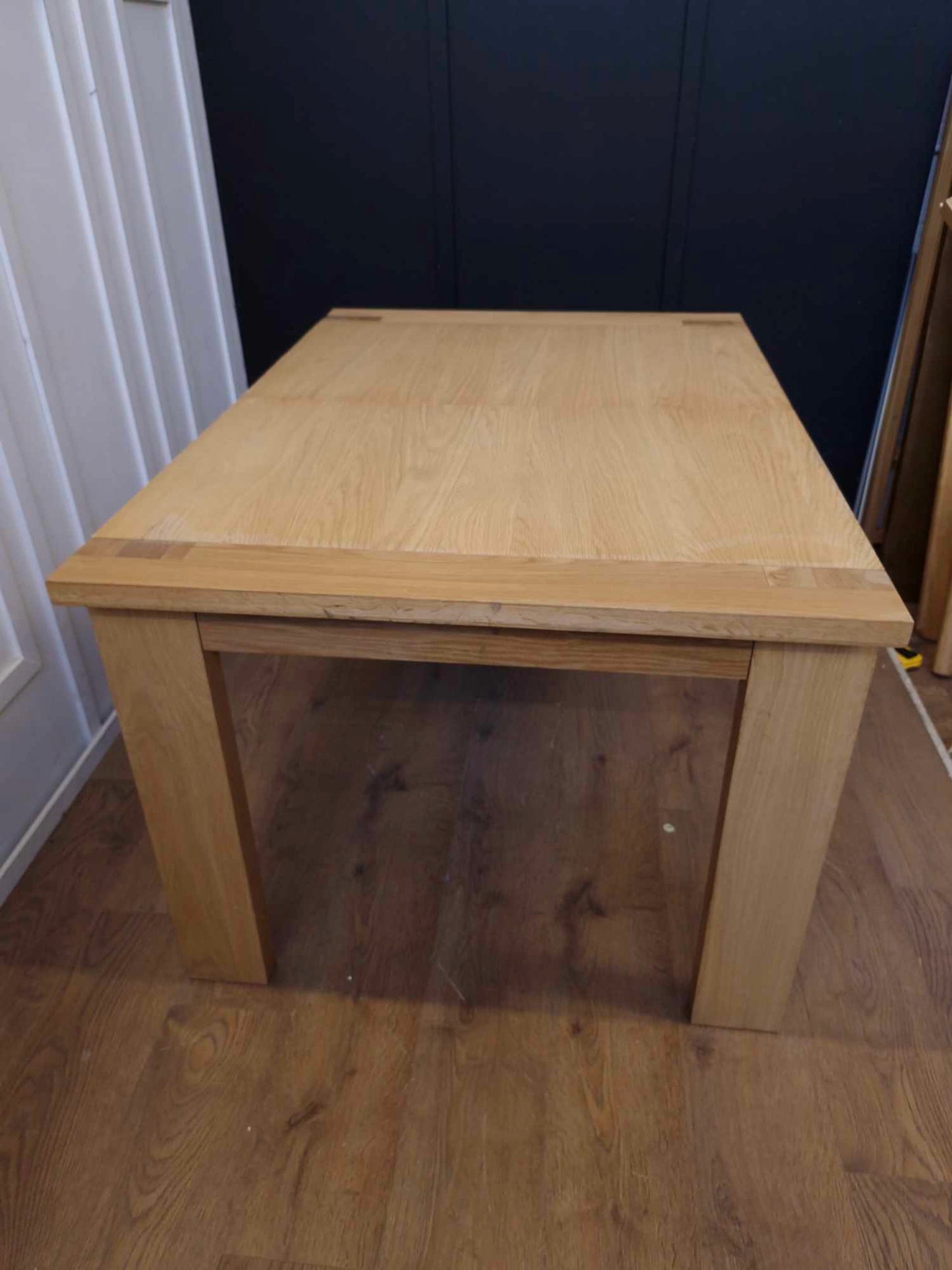 Solid Oak Extending Dining Table / 4-6 Seater