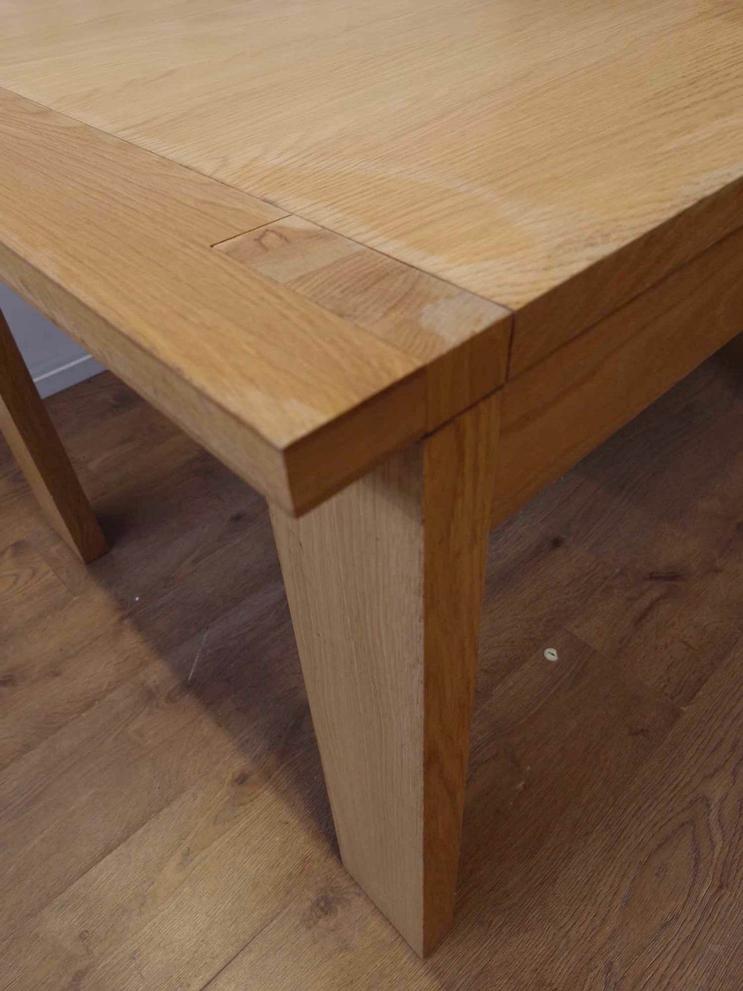 Solid Oak Extending Dining Table / 4-6 Seater