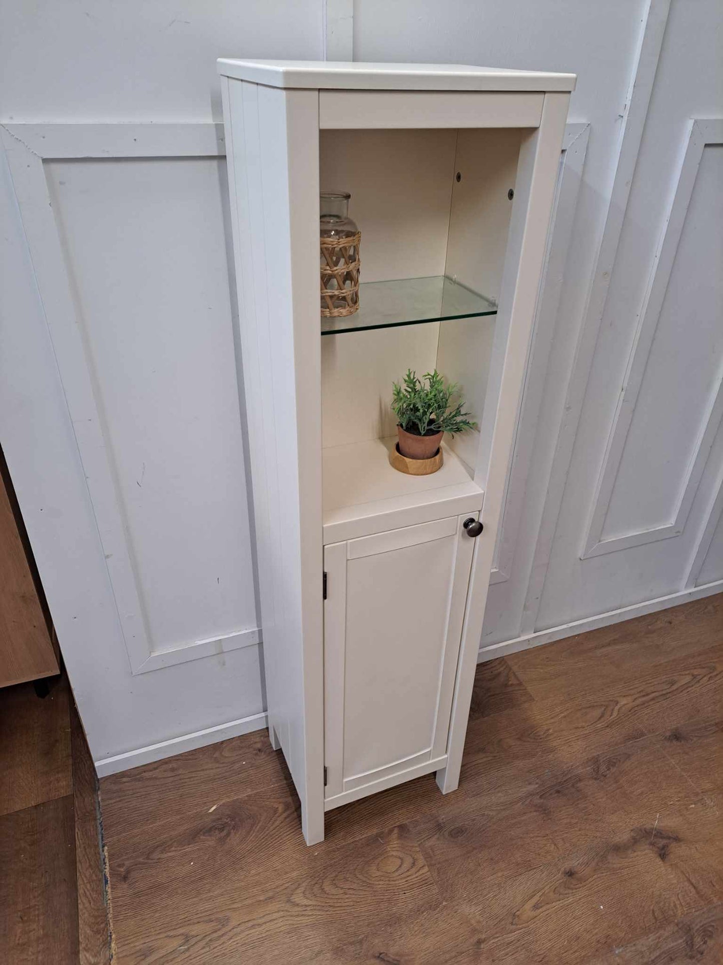 Set of shoe cabinet and bathroom unit