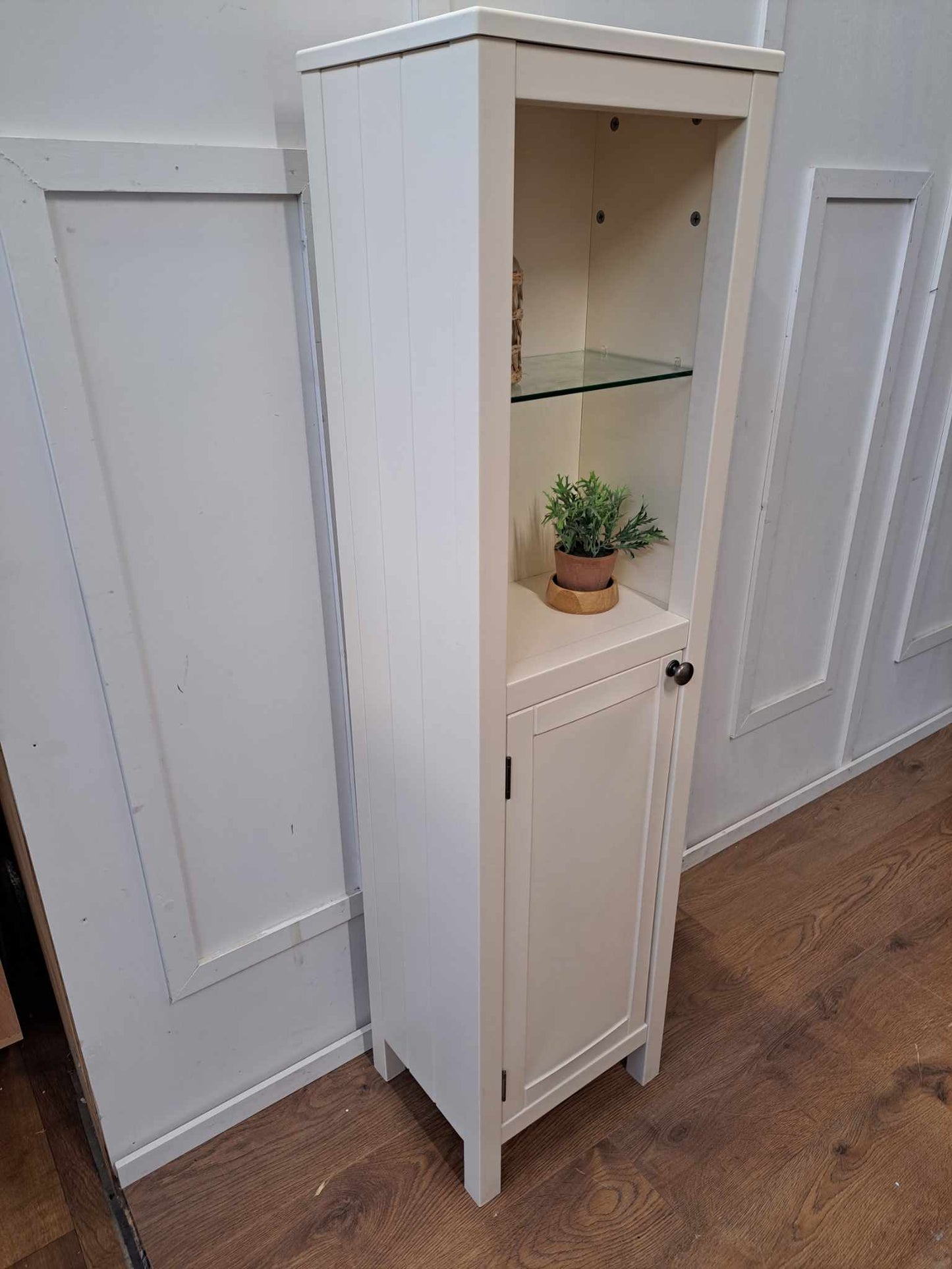 Set of shoe cabinet and bathroom unit