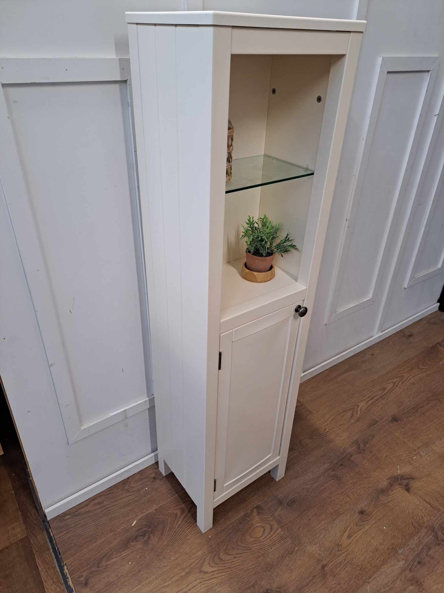 Set of shoe cabinet and bathroom unit