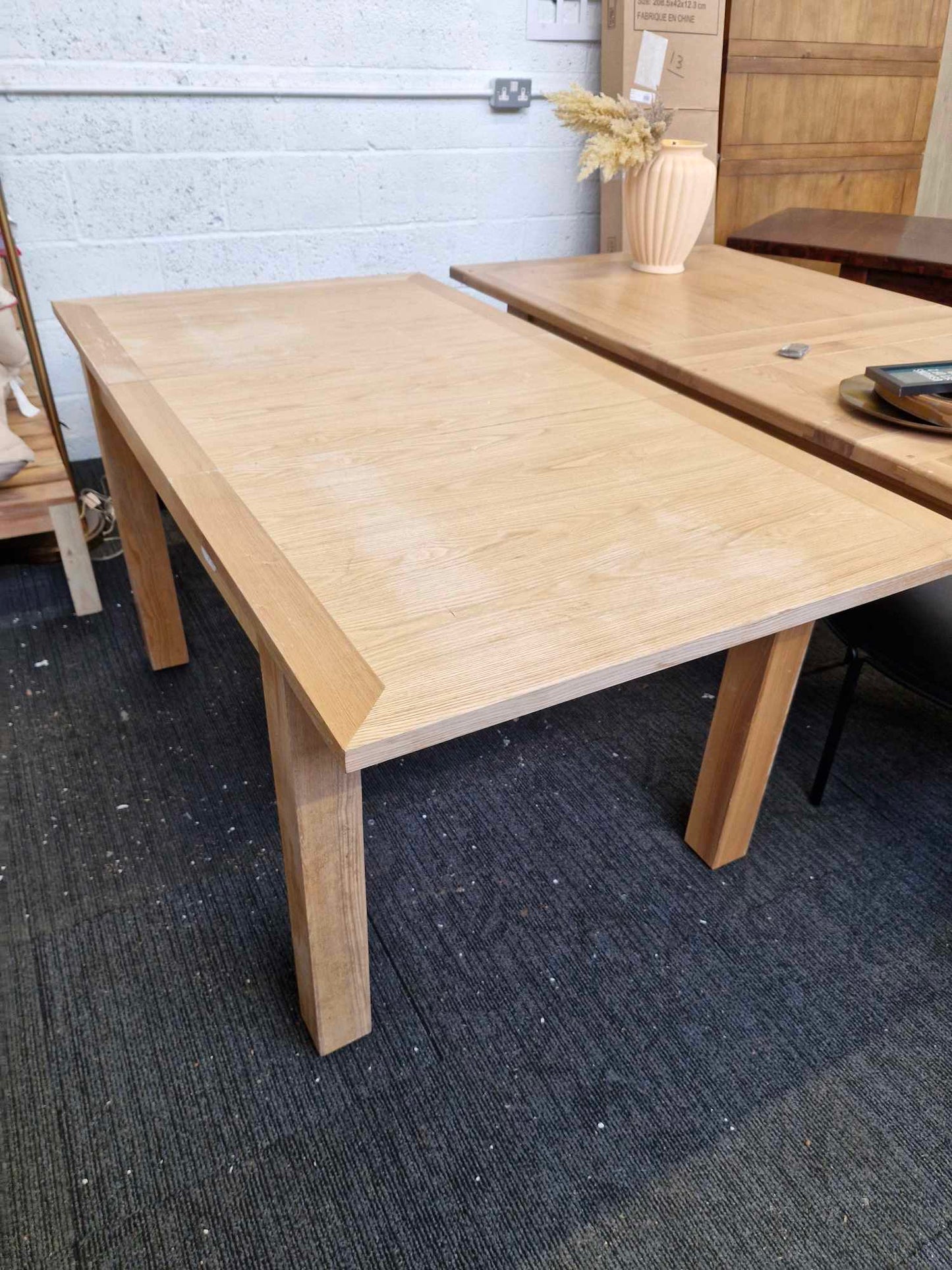 Solid Wood extending dining table 4-6 seater